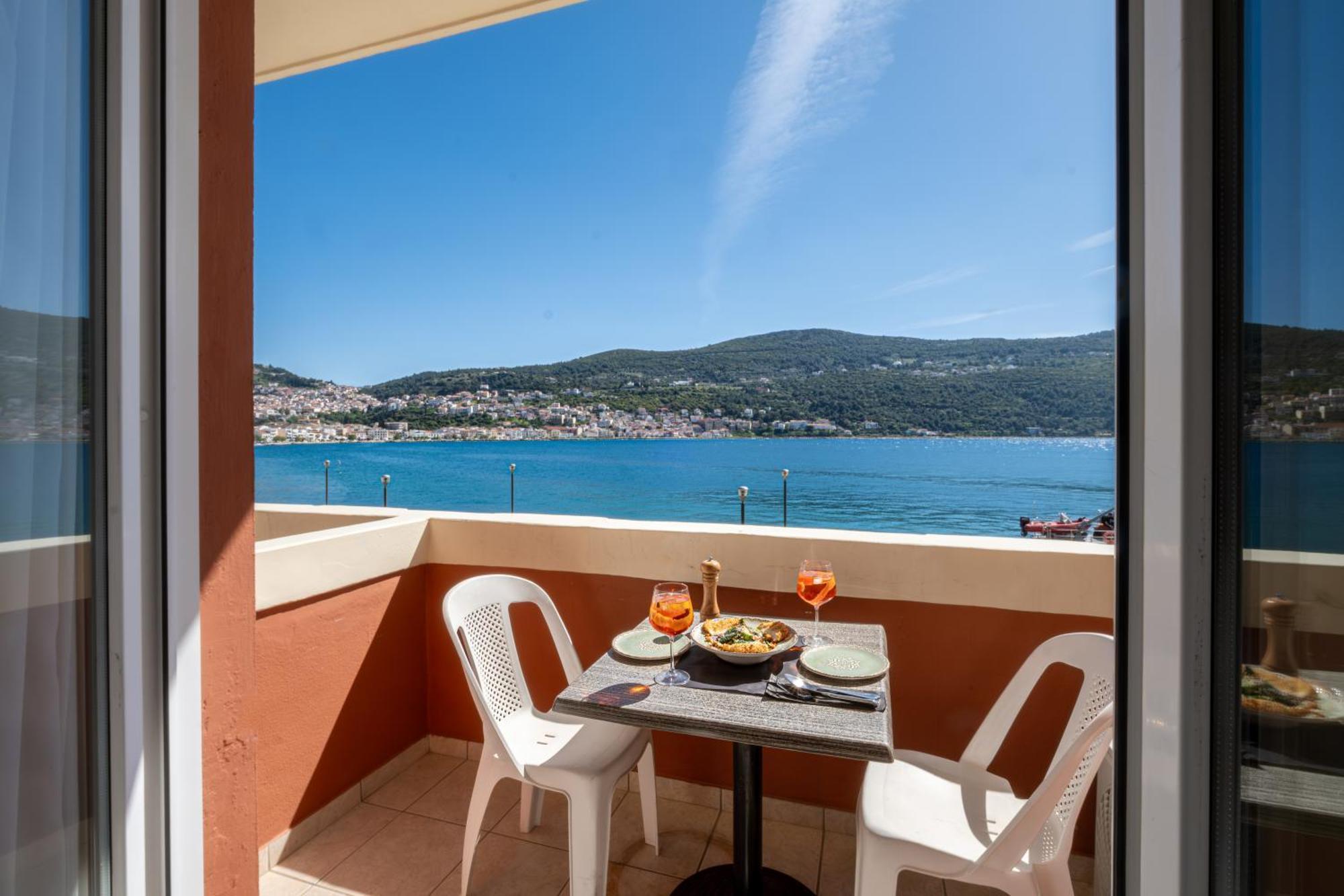Samos City Hotel 3*