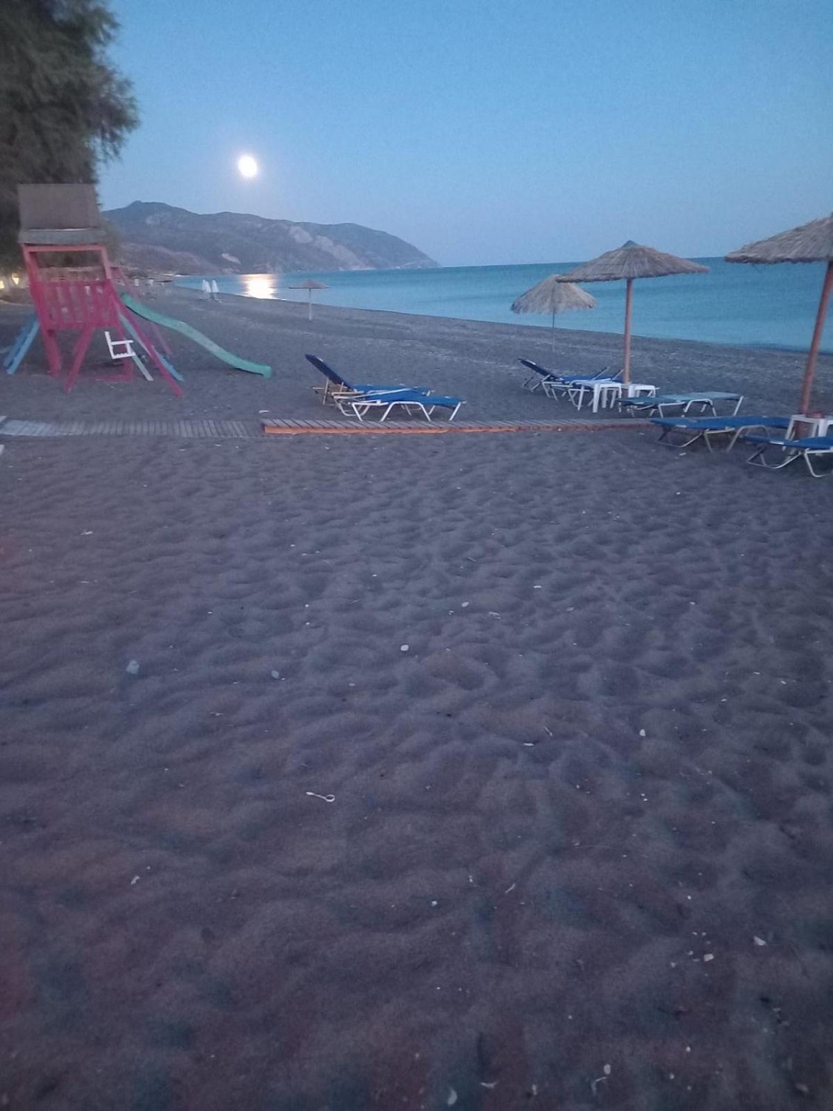 Ta Kalamakia * Vatera