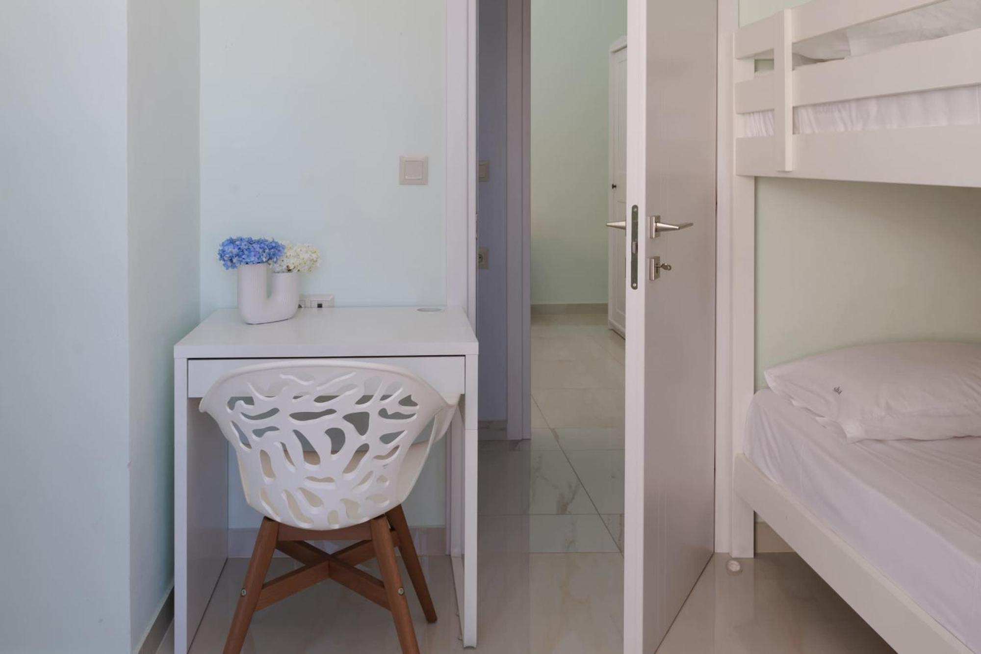 Elevate Your Escape Boutique 2-bed Seaview On Floor 2