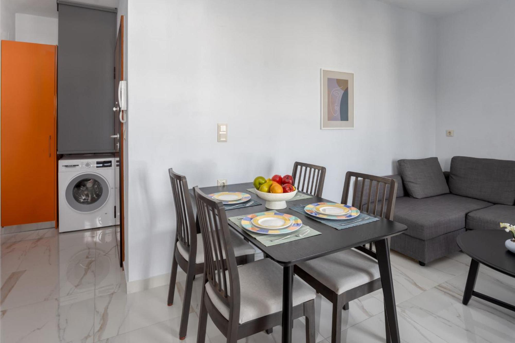 Elevate Your Escape Boutique 2-bed Seaview On Floor 2 Apartment *