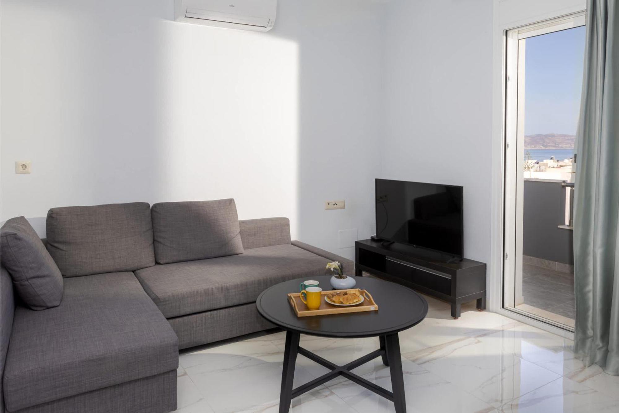 Elevate Your Escape Boutique 2-bed Seaview On Floor 2 Heraklion (Crete)