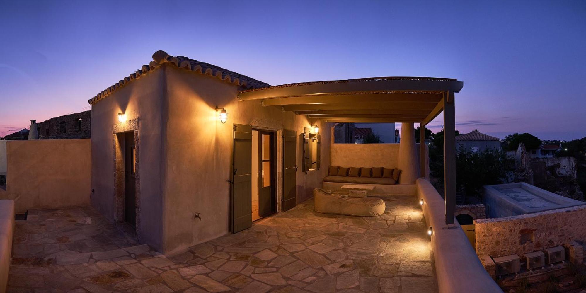 Holiday home Elegantly Restored Traditional Logothetianika