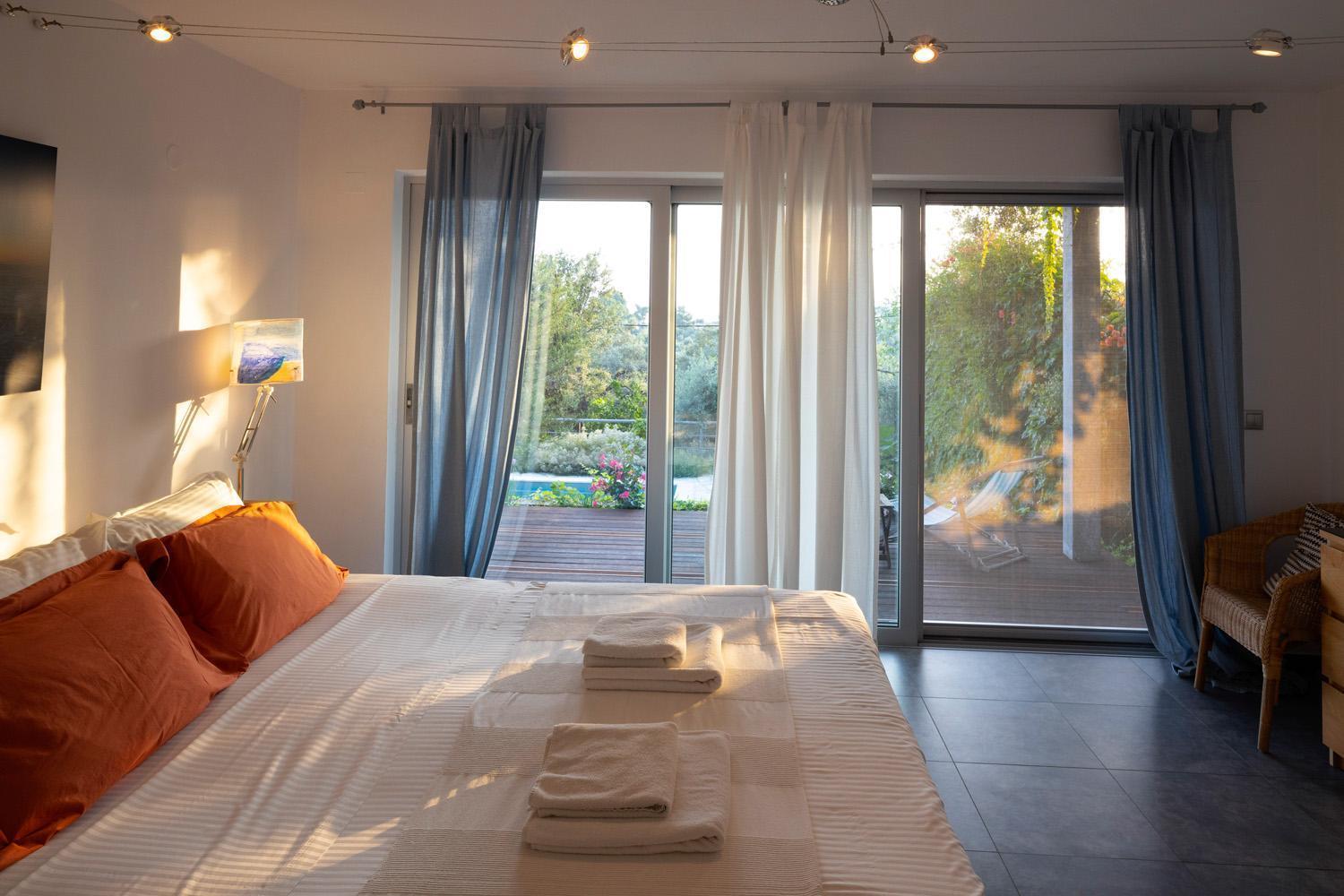 Milos Villa
