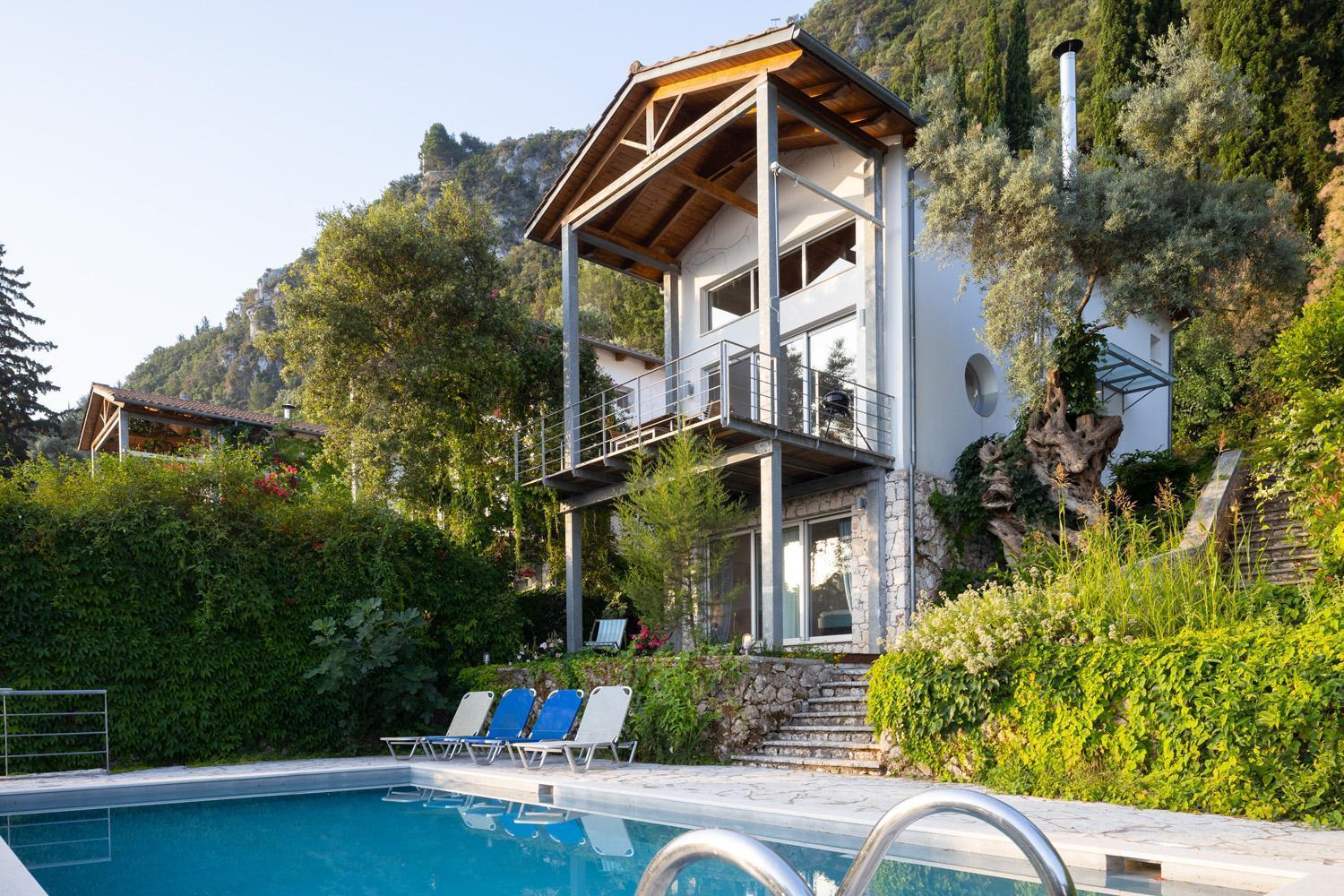 Milos Villa
