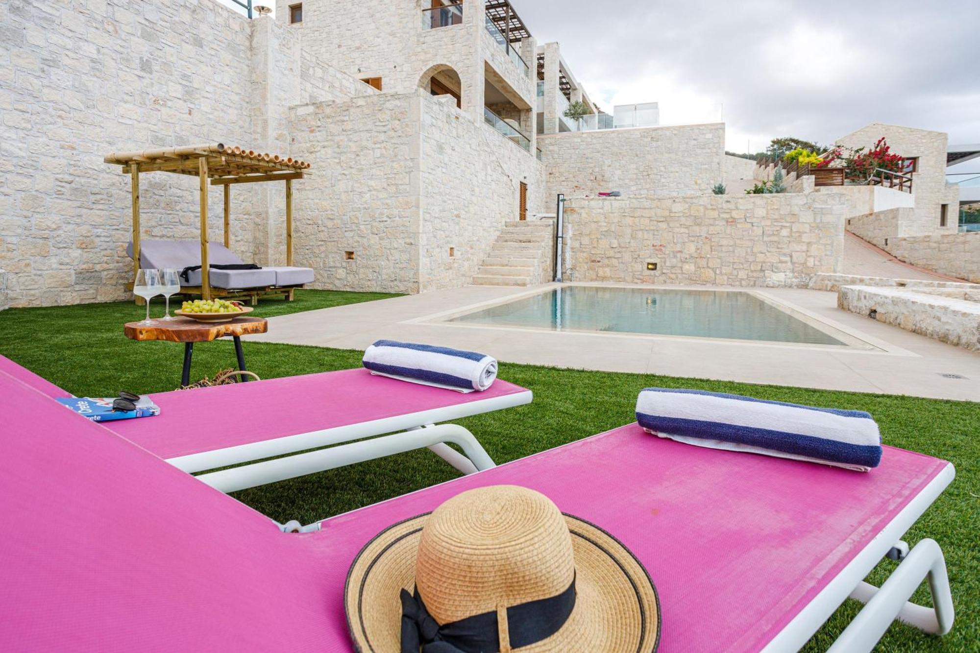 Europa In Crete With Pool Amazing Seaview