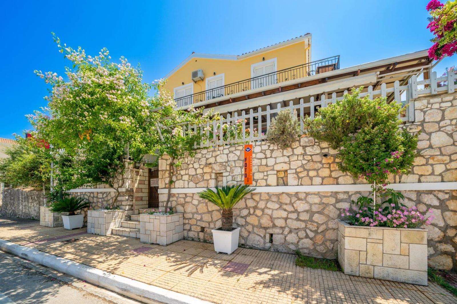 Apartment Ilias