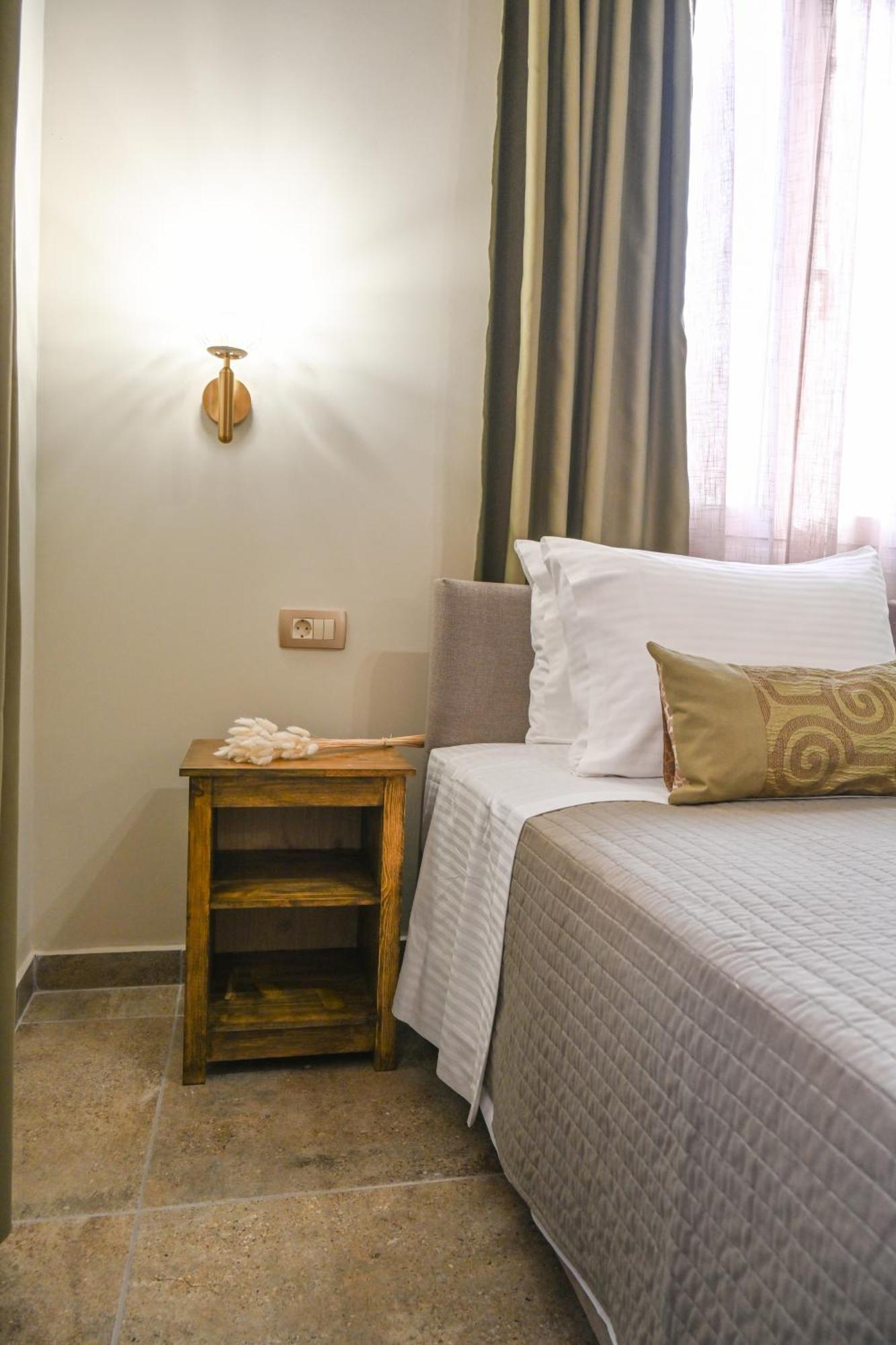 Vivis Hub Argostoli (Kefalonia)