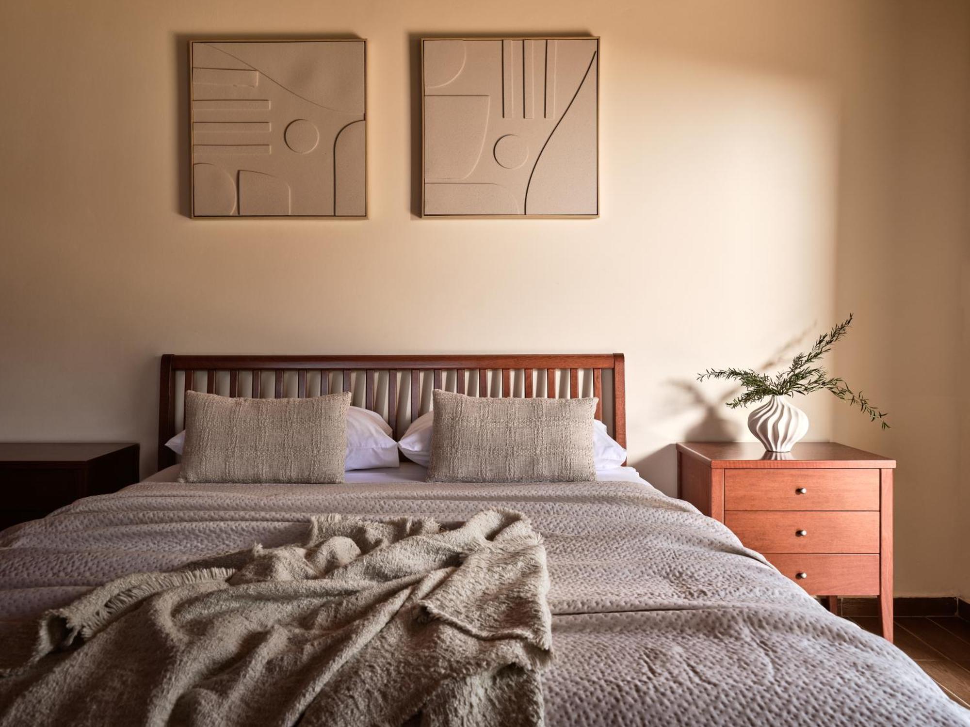 Rosa Sea Front Maisonette Apartment *