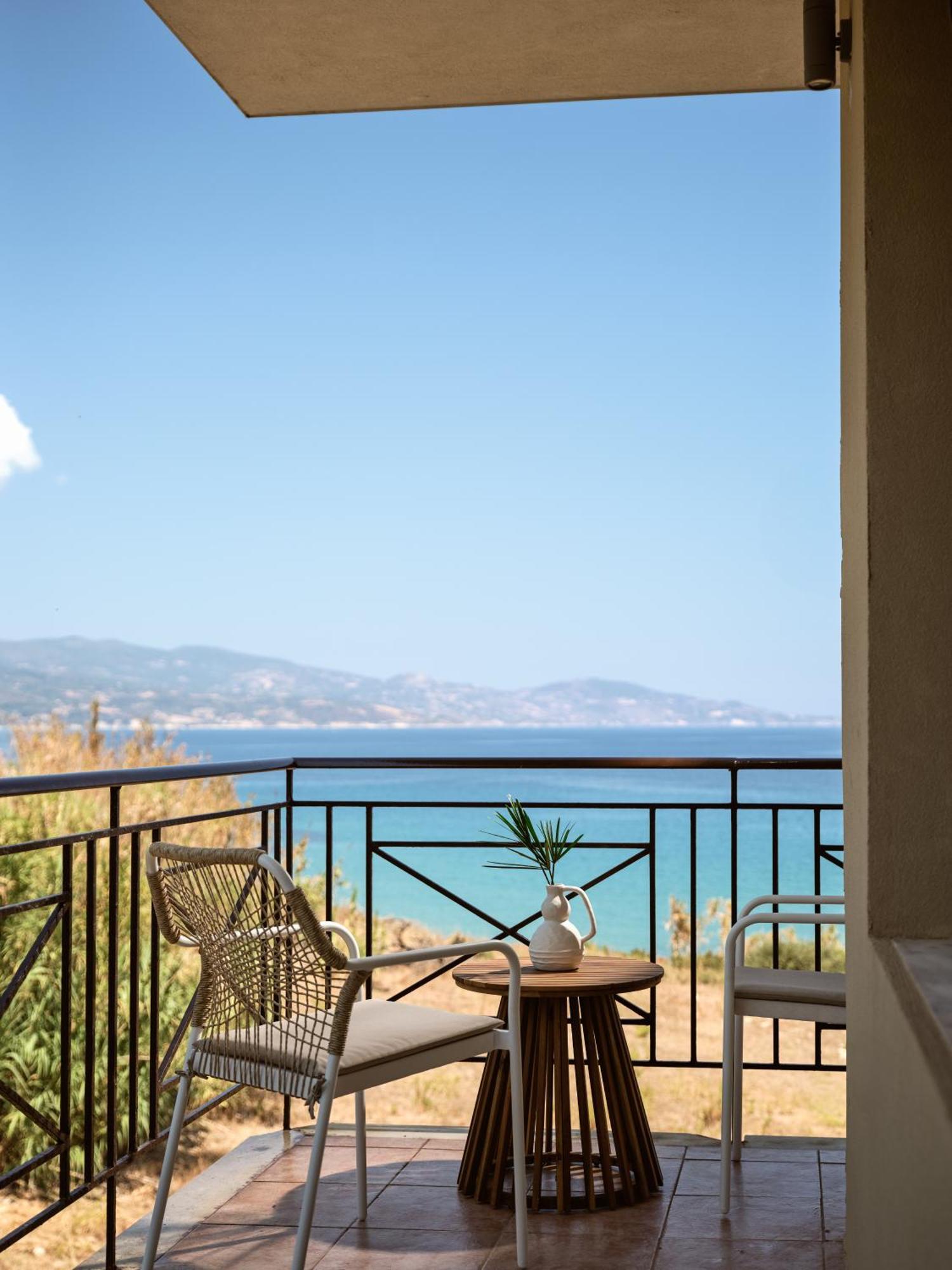 Rosa Sea Front Maisonette Apartment *