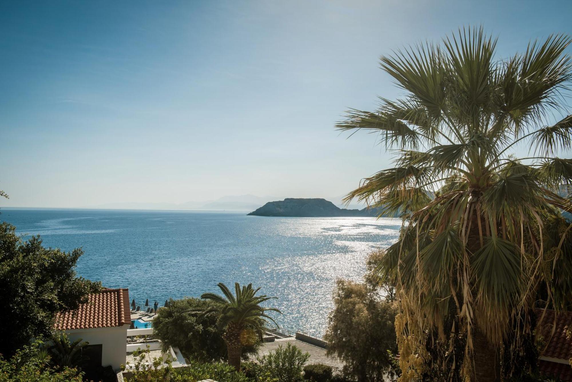 Peninsula & Resort 4*