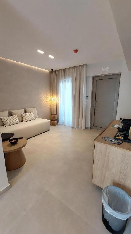 Niriides Palace *