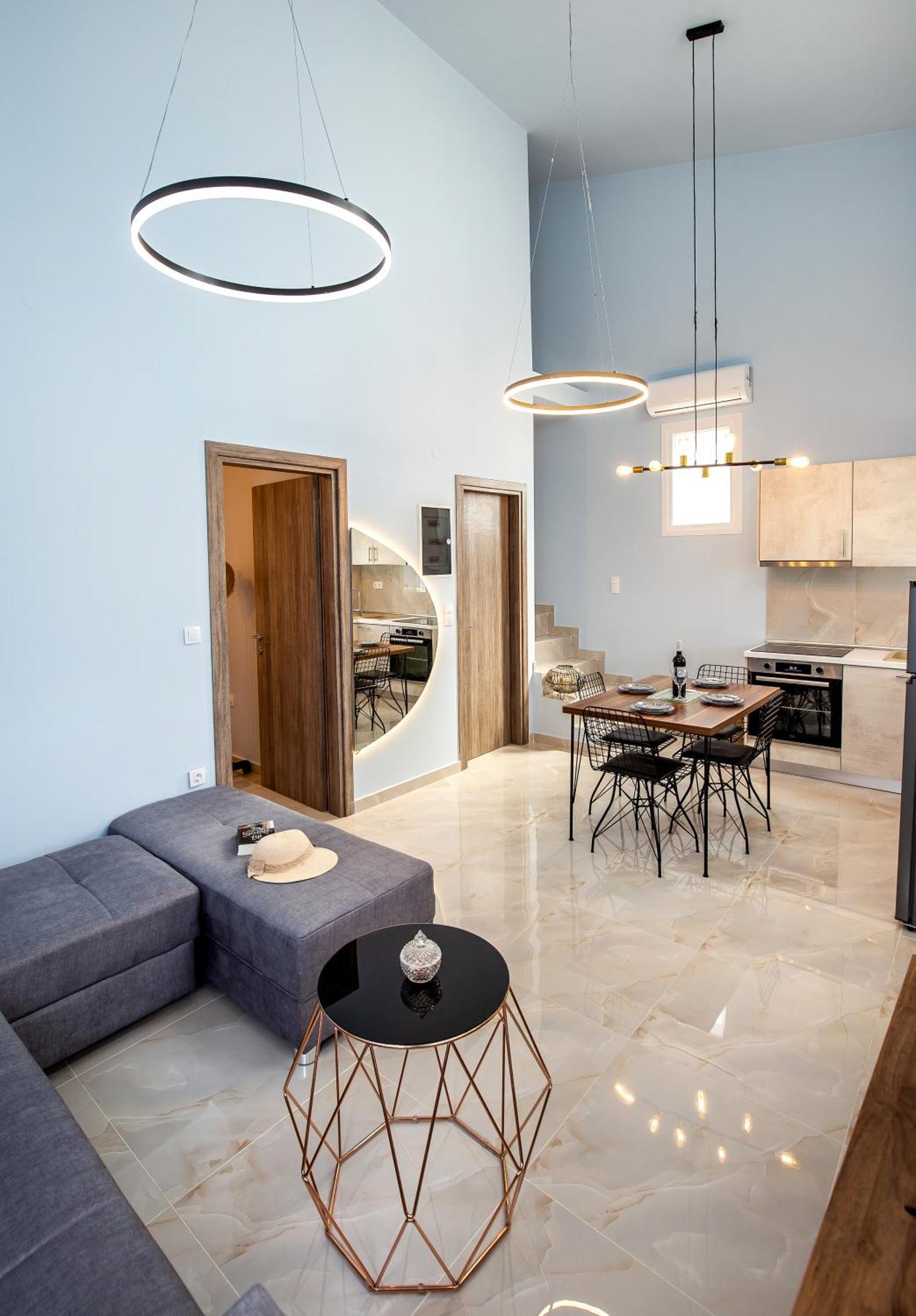 Adk Maison *