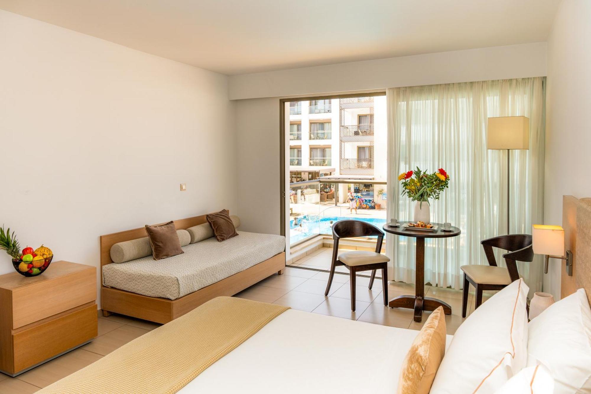 Albatros & 5* Hersonissos (Crete)