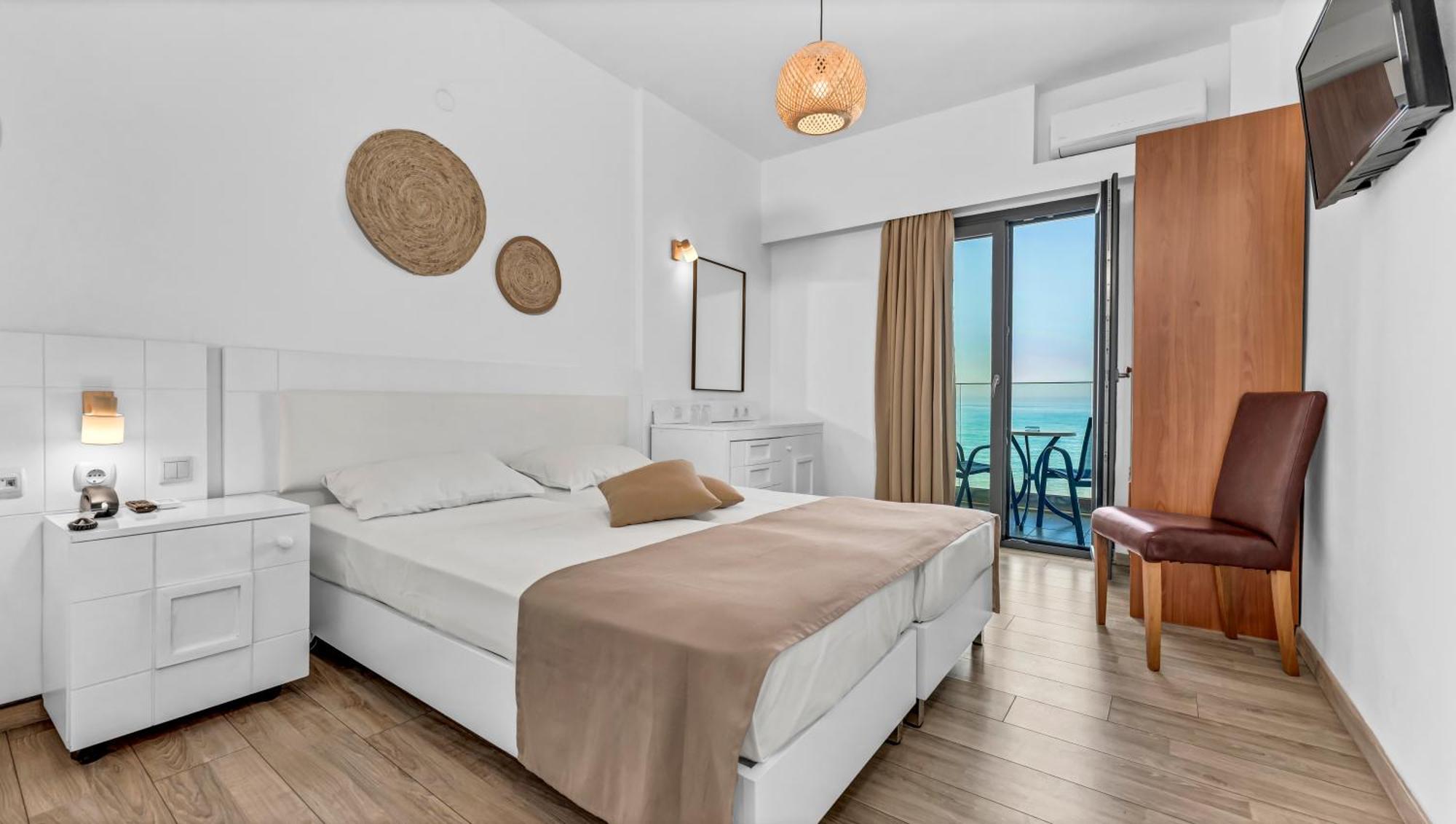 Sunset Hotel 3*