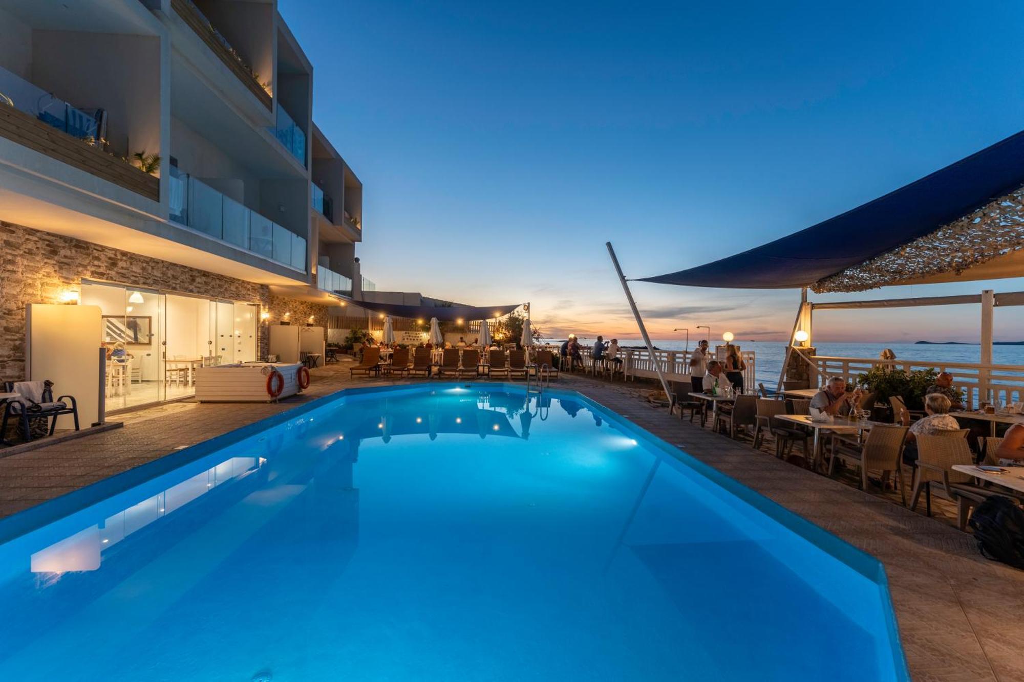 Sunset Hotel 3*