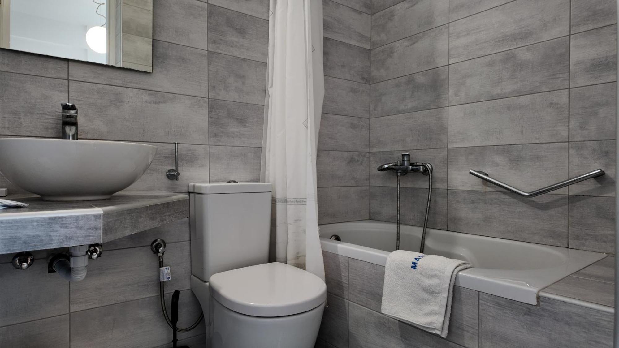 Marybill Hotel Perissa (Santorini)