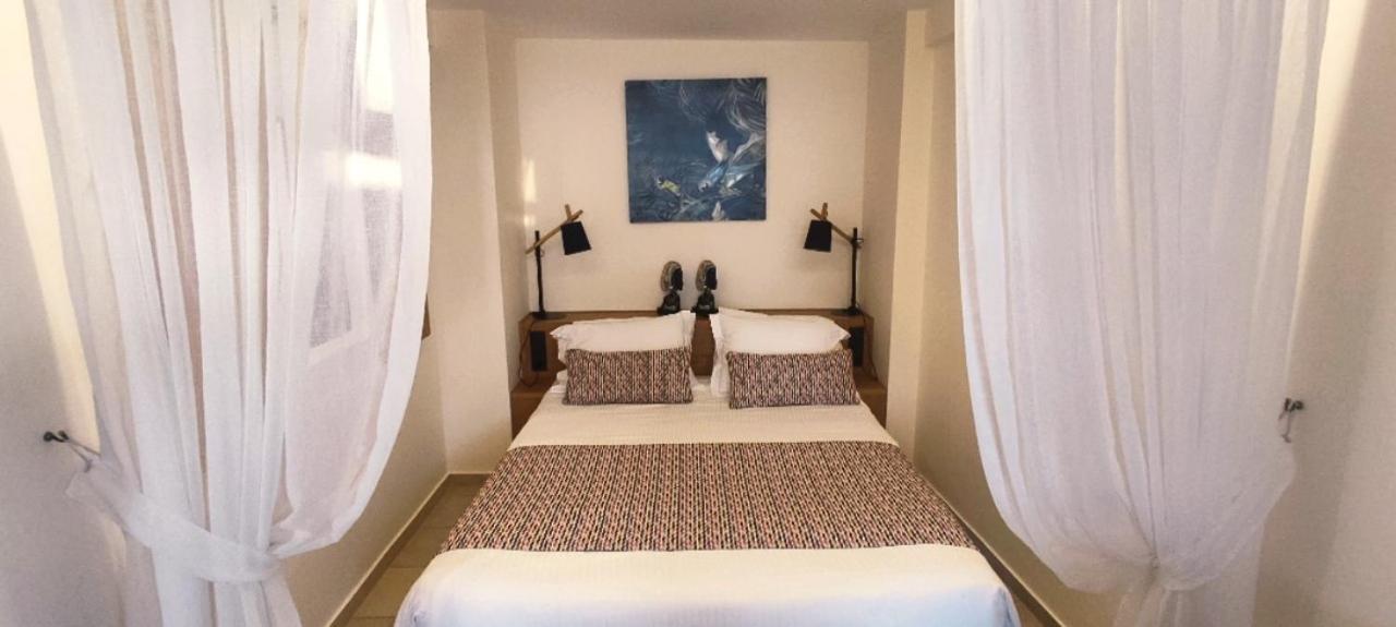 Ammos Suites Hotel 4*