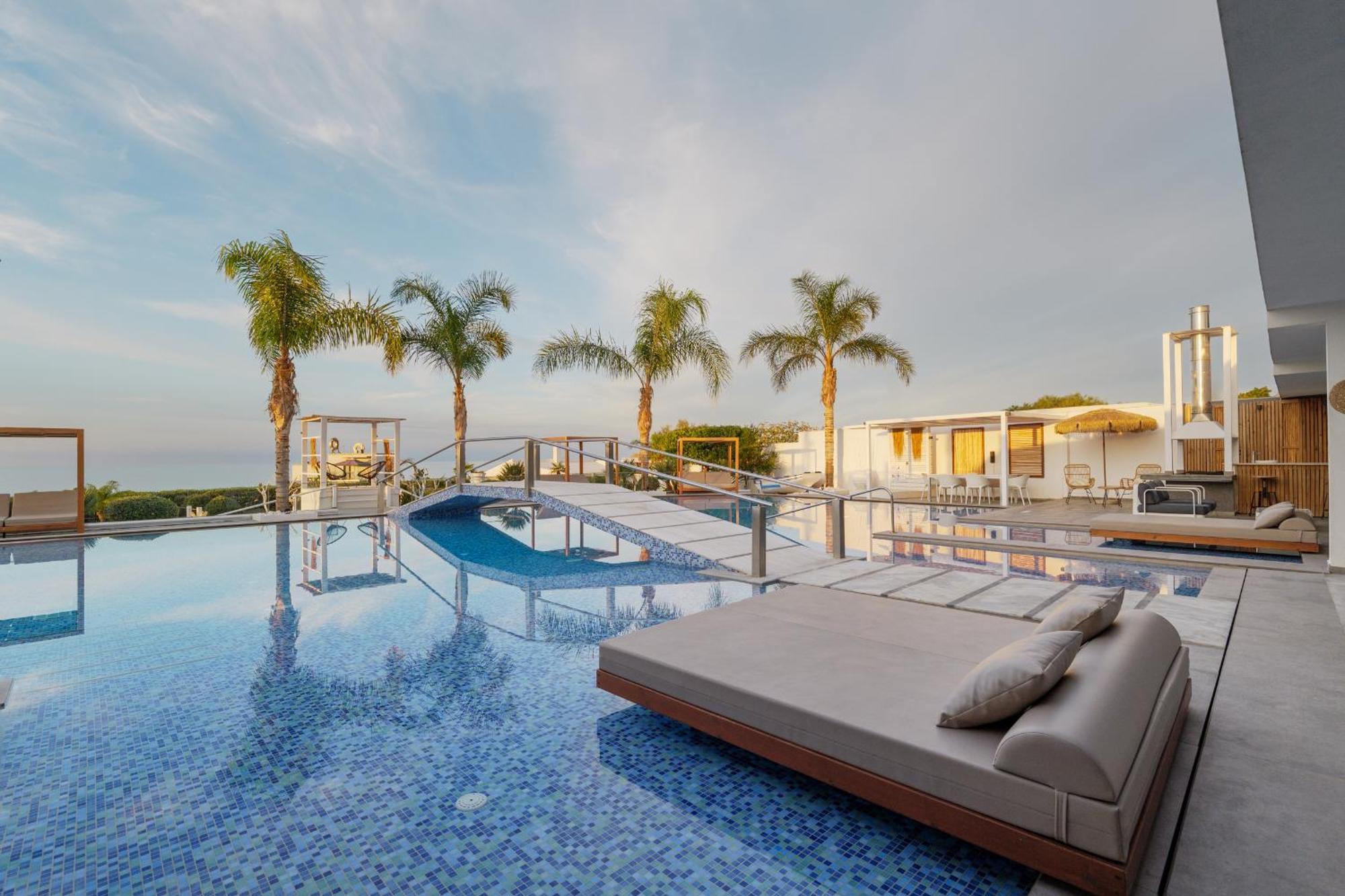 White Luxury Hersonissos (Crete)