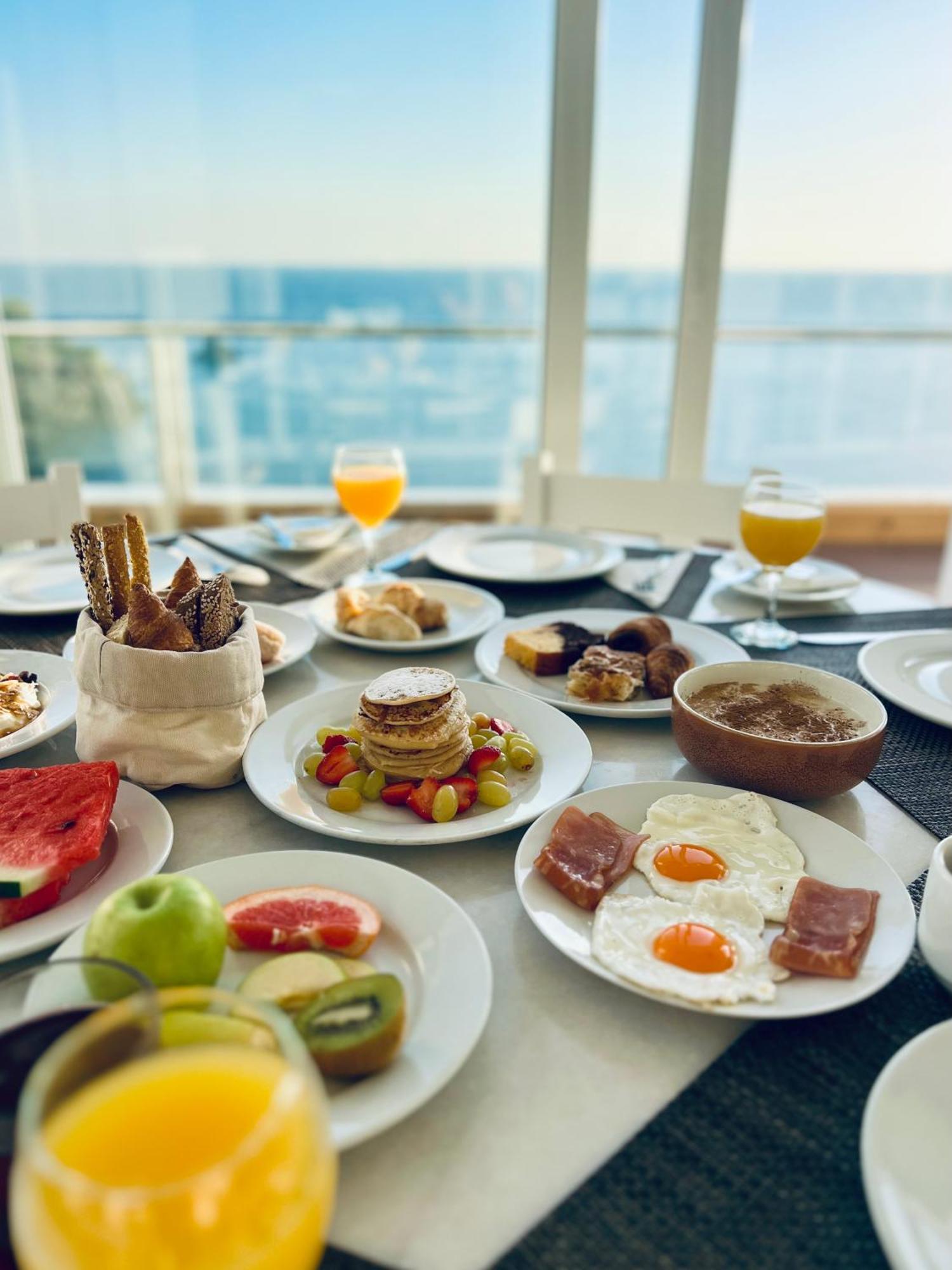 Peninsula & Resort