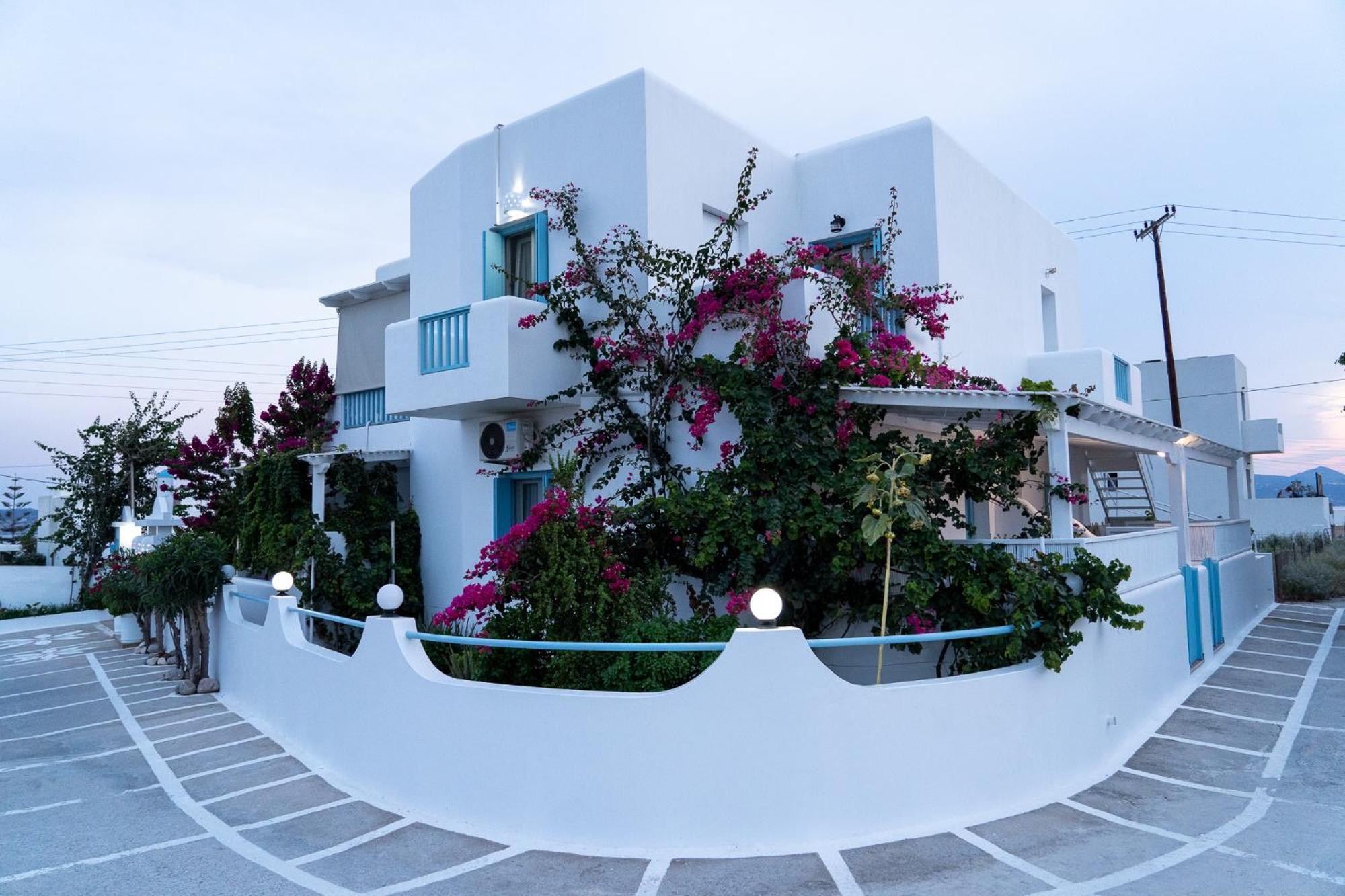Aggelos Studios * Adamantas (Milos)