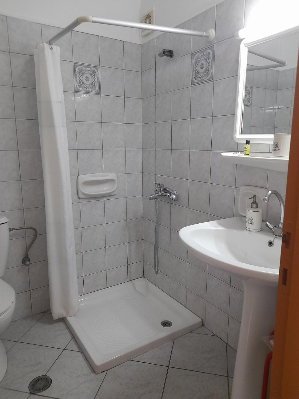 Apartment Pagonis Studios *