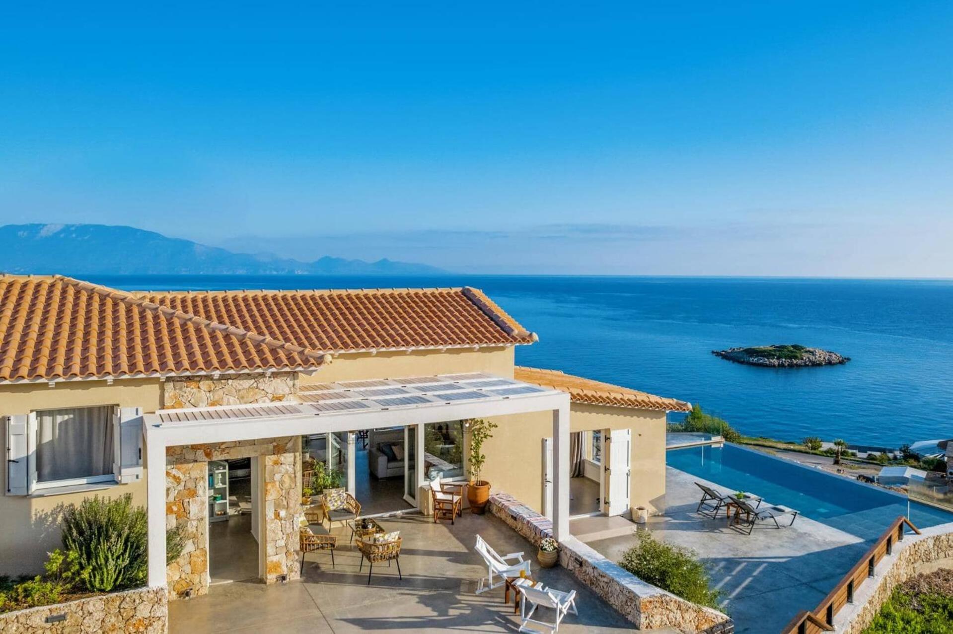 Villa Vardiola By *