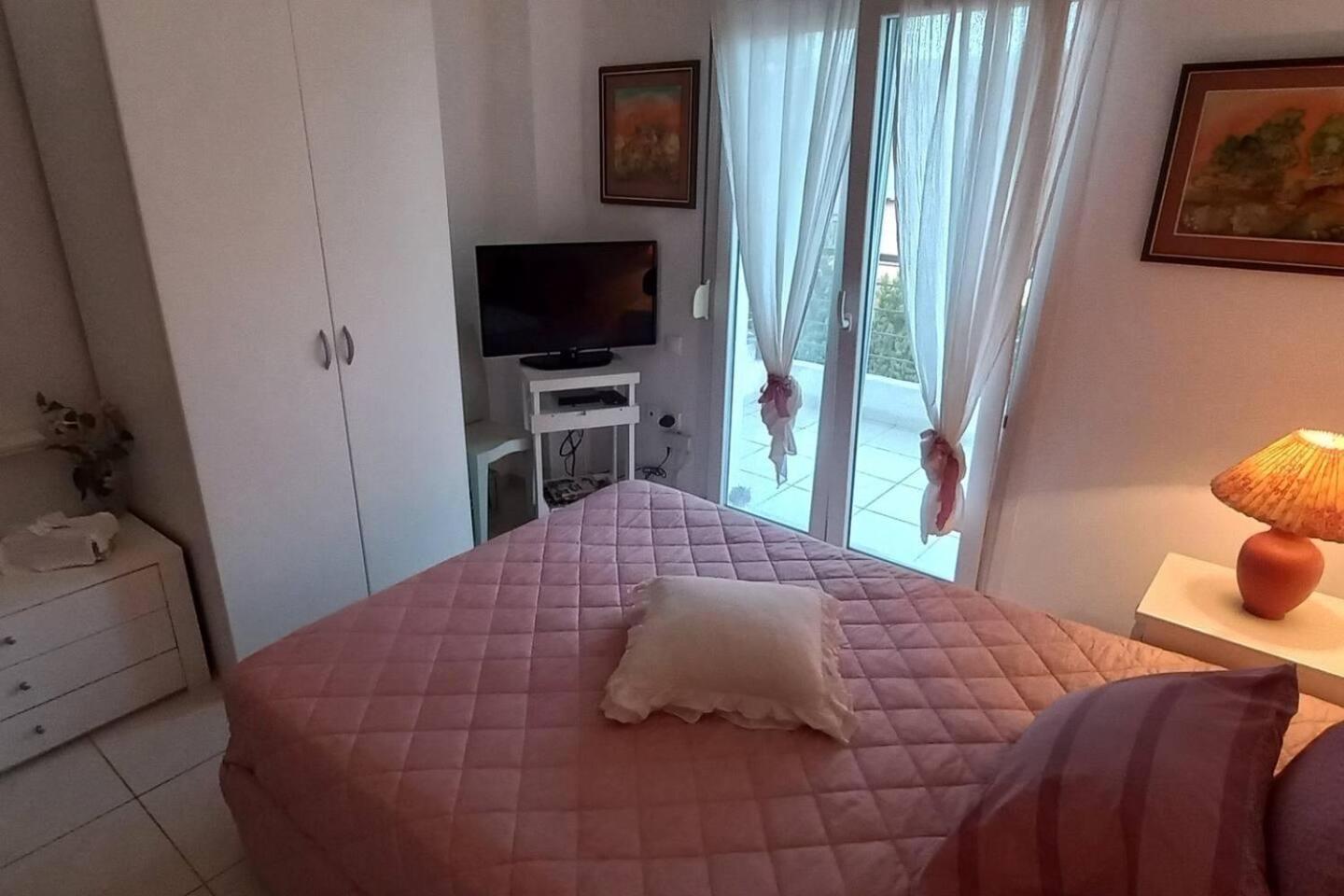 Bay Maisonette