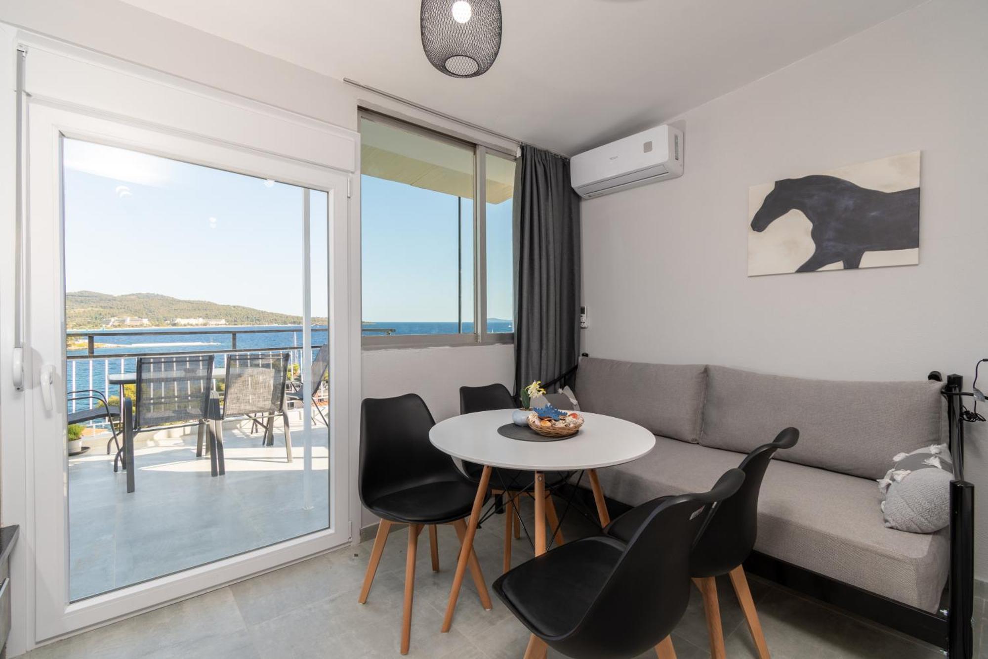 Mikelanna Aegean Skyline Apartment Neos Marmaras