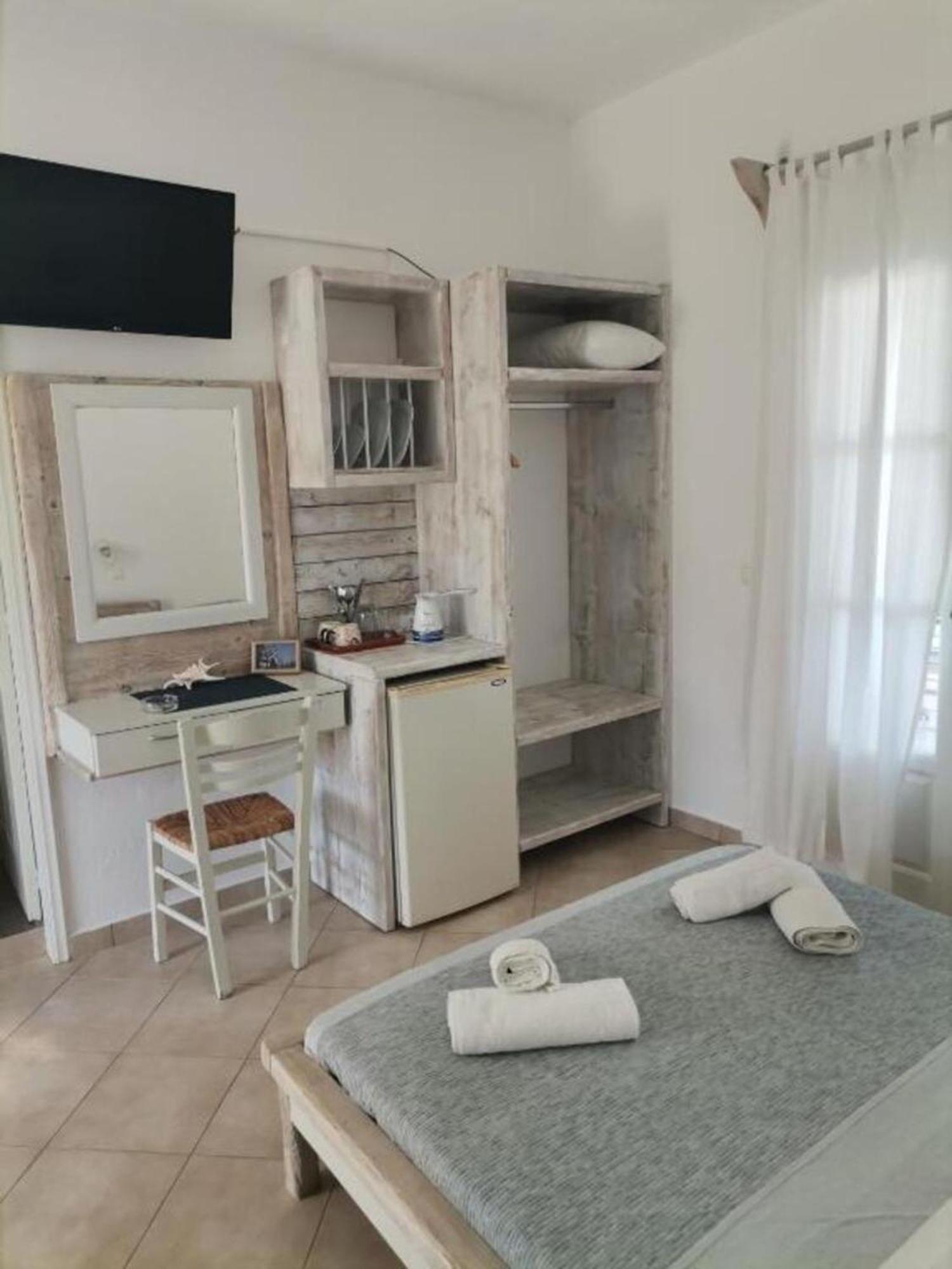 Apartment Harama Schinousa