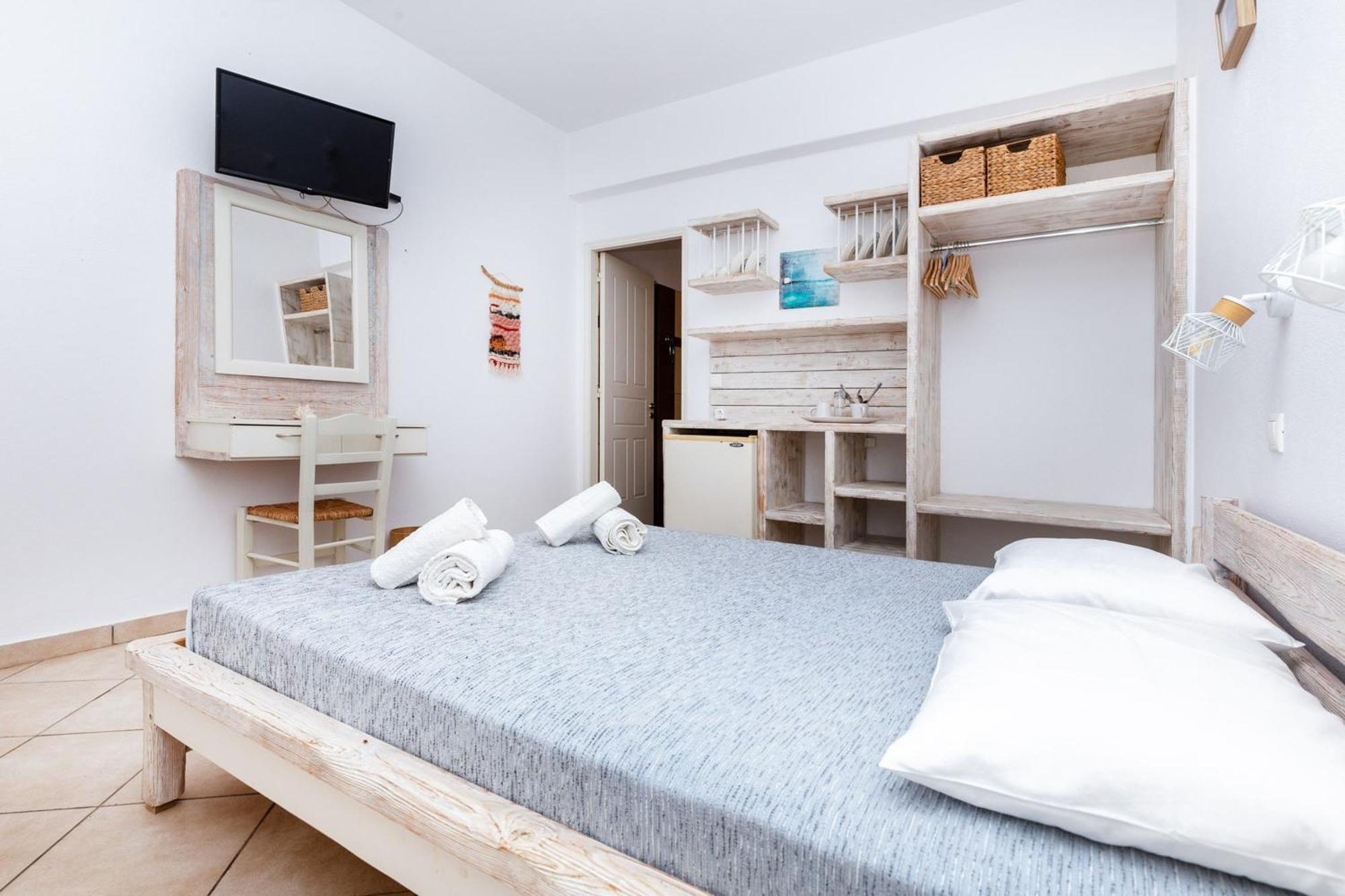 Apartment Harama Schinousa *