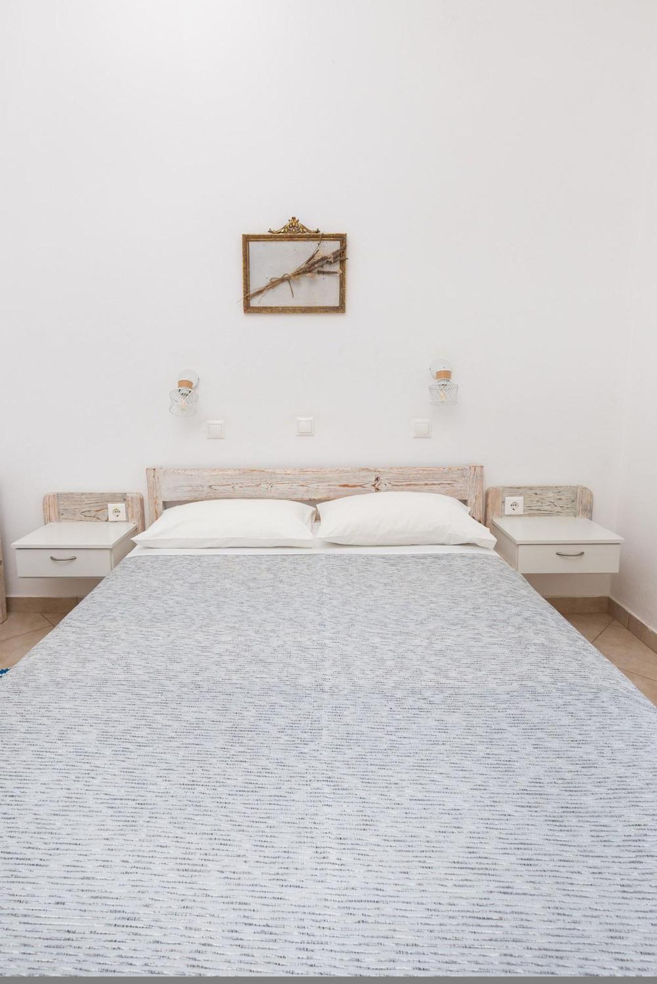 Harama Schinousa Apartment