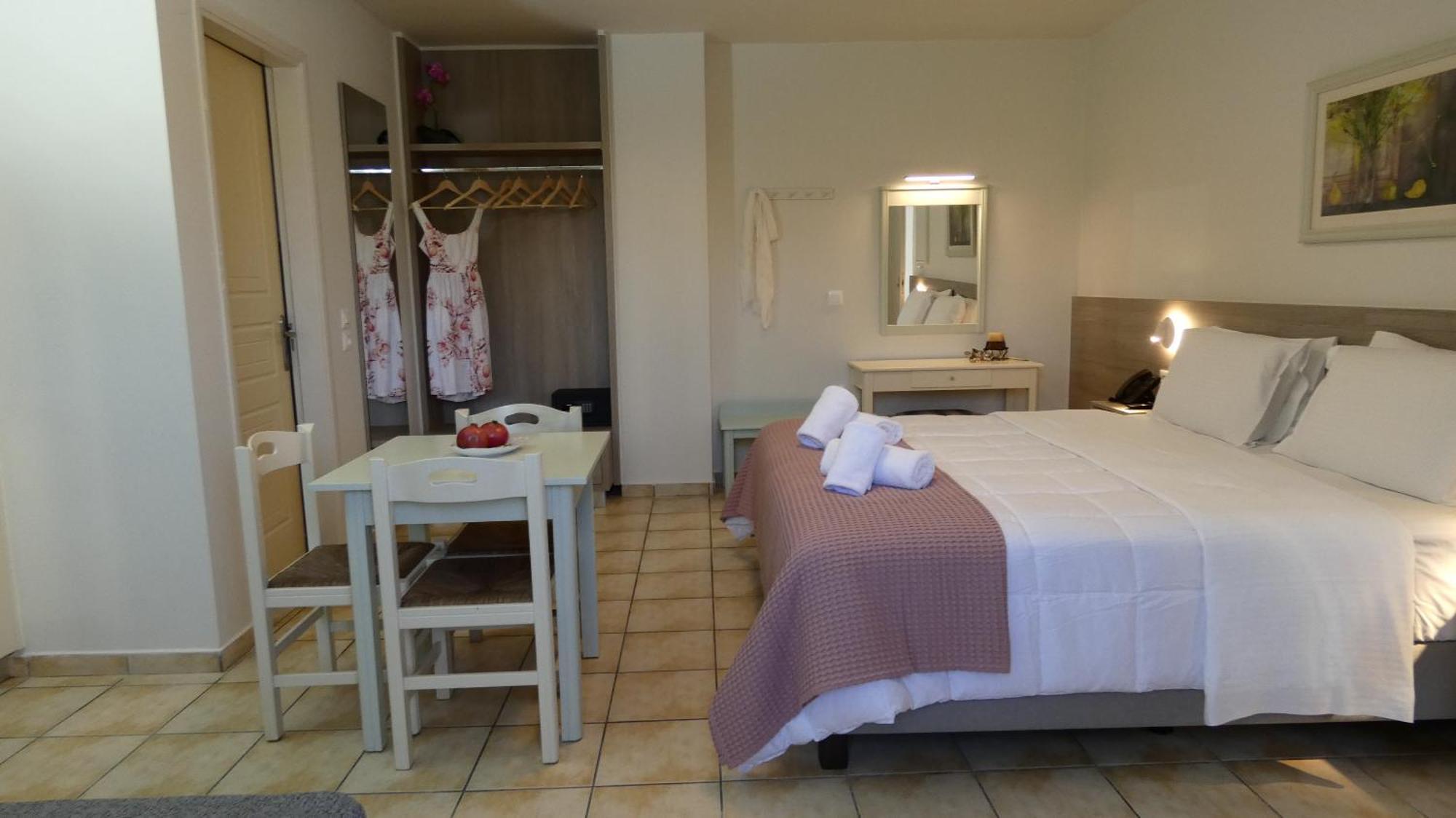 Melina Aparthotel Platanias (Crete)