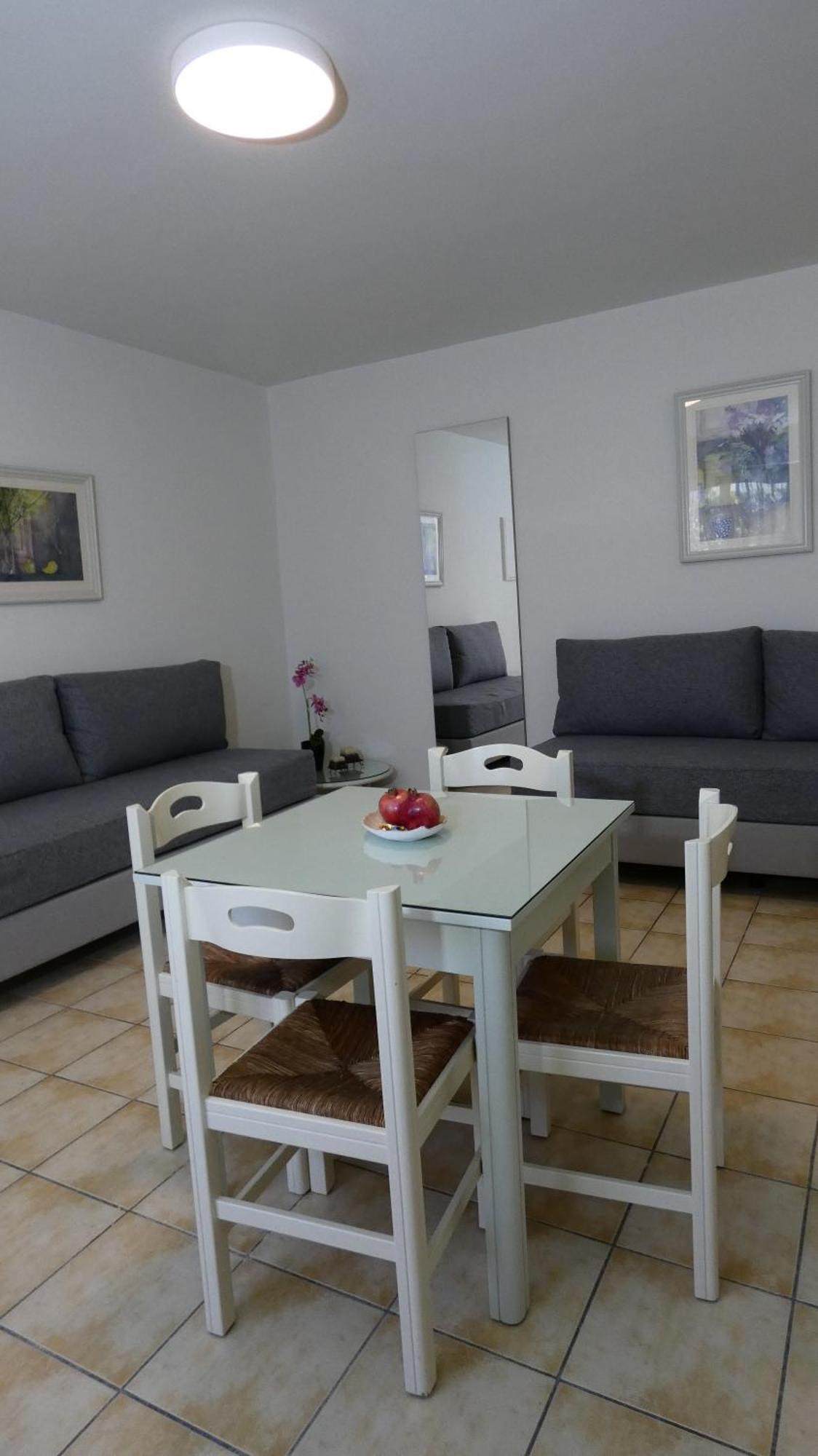 Melina Aparthotel