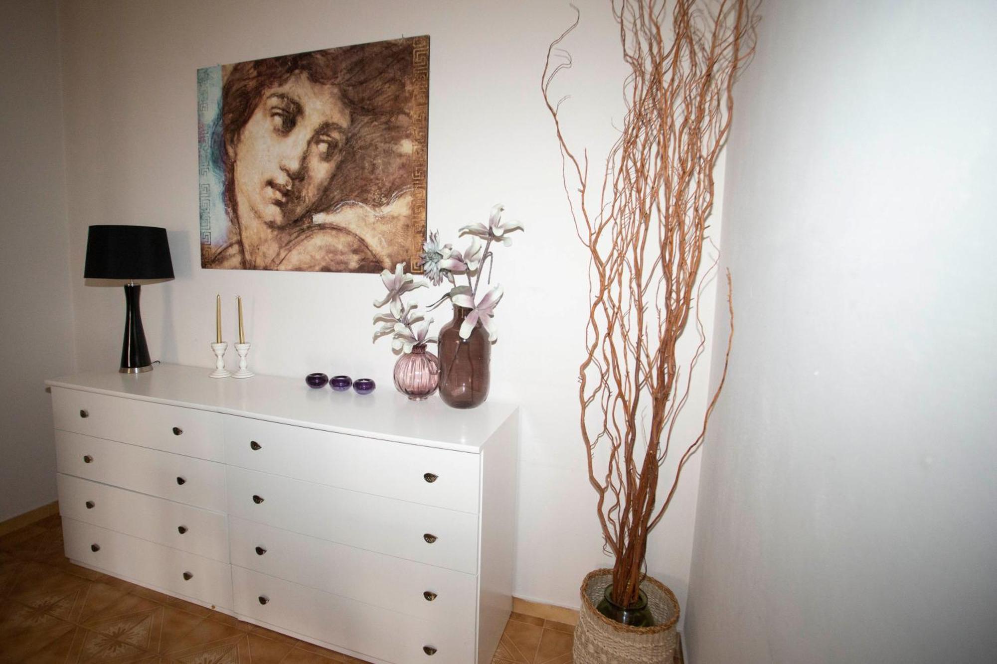 Electra's 2-bedroom Apt-convenient Location *