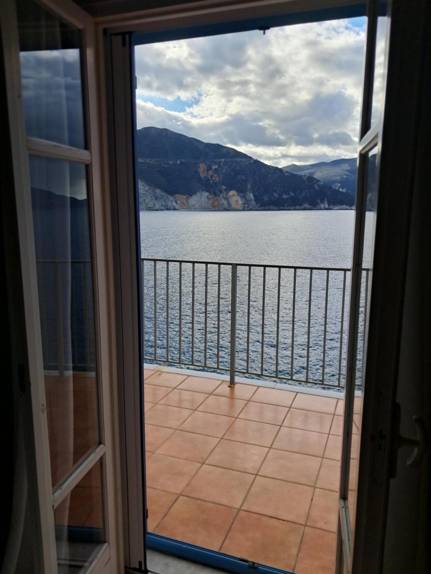 Luxury Seafront Villas, Kefalonia, 100m & Center, 4 Stars Services, Parking - Near Myrtos - Fiskardo Villa Asos