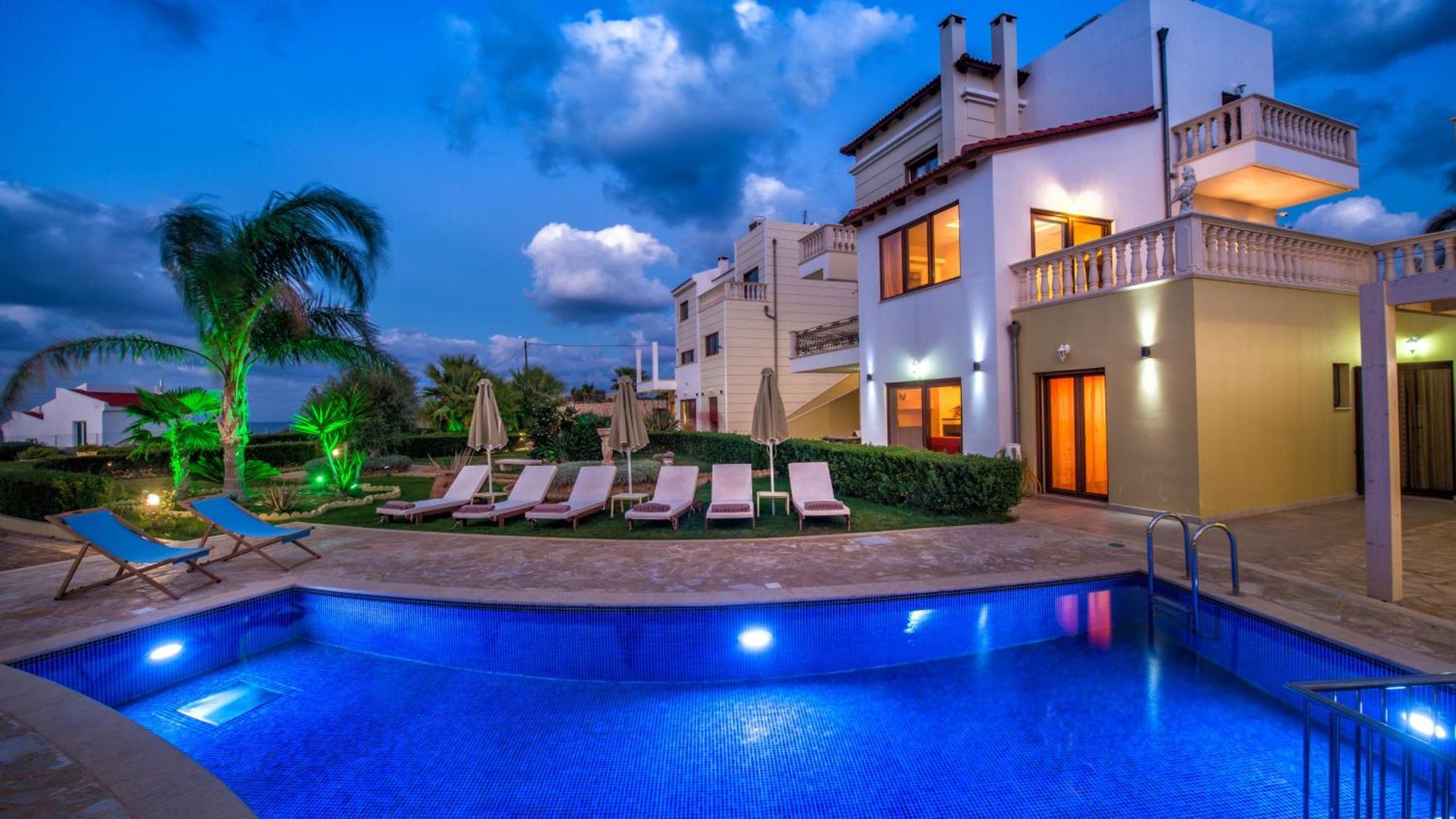 Azzuro With Private Pool By Estia *