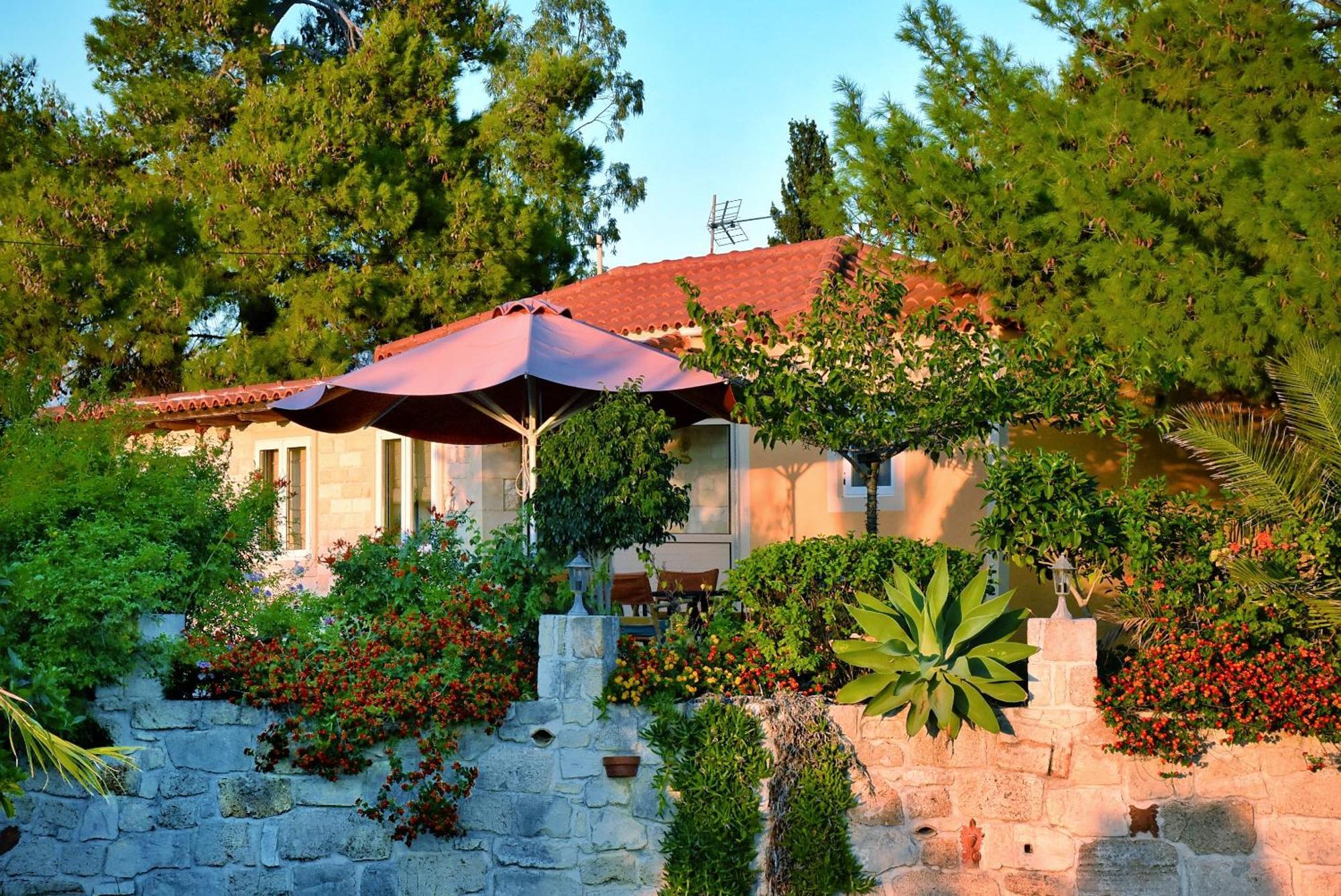 Pear Tree Apartment Lixouri