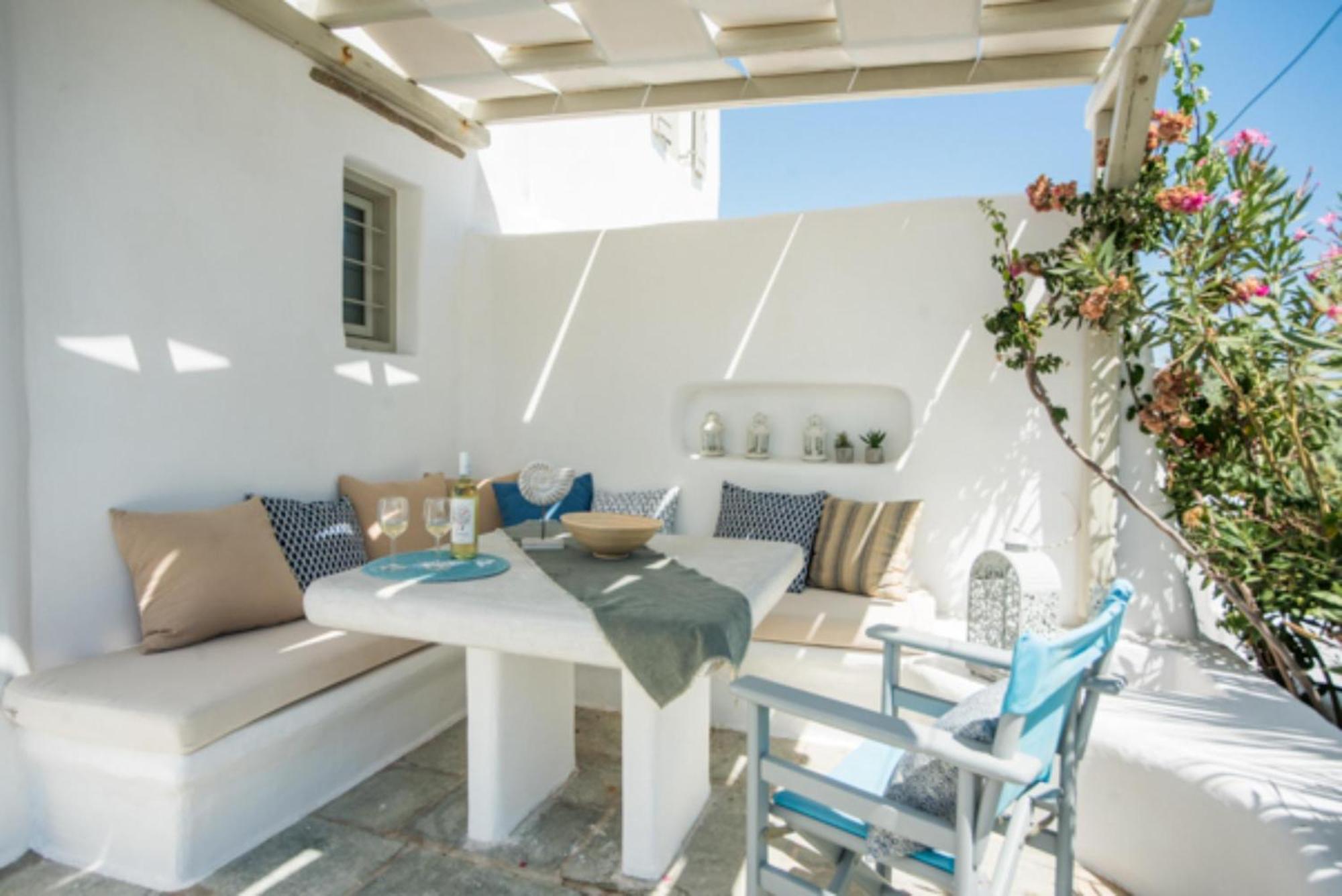 Apleton * Parikia (Paros)