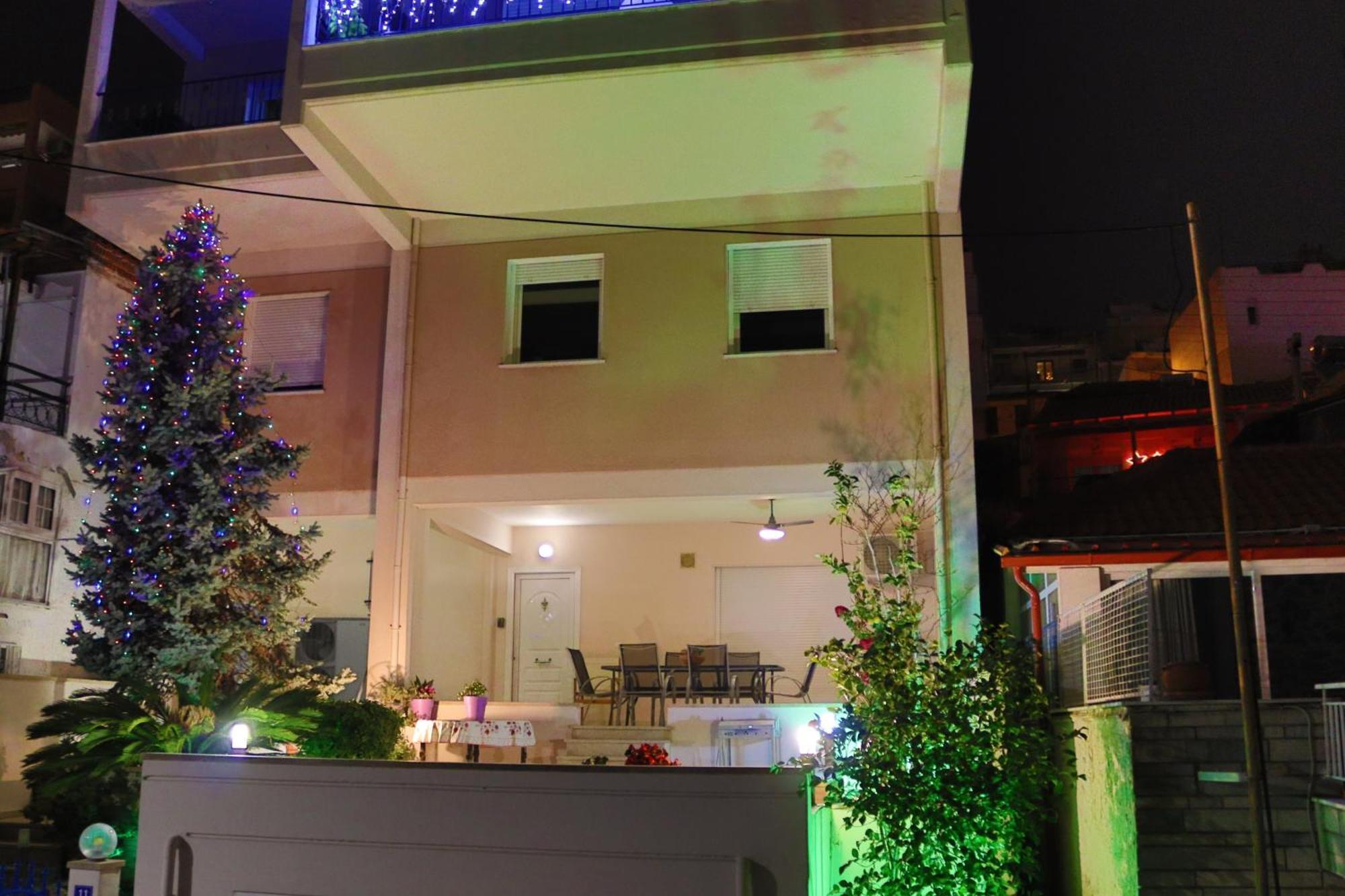Lovely With Beautiful Garden Apartment Kavala