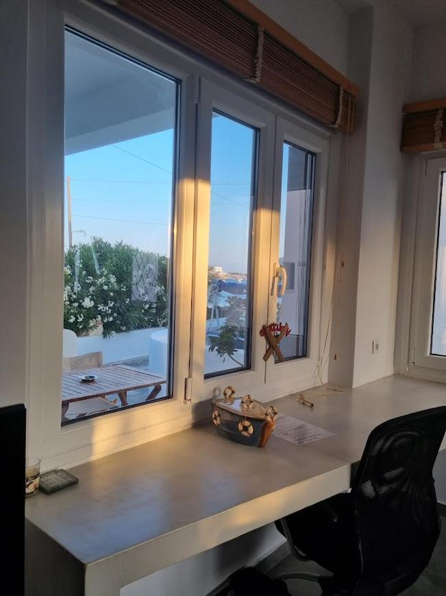Barewake's Place 1 Spacious Cycladic And Seaside View South Paros Apartment