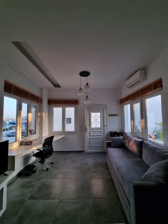 Apartment Barewake's Place 1 Spacious Cycladic And Seaside View South Paros