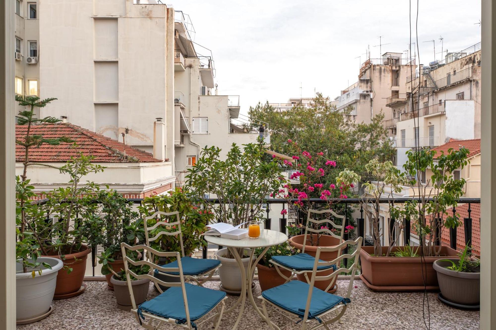 Veranda At Center * Patras