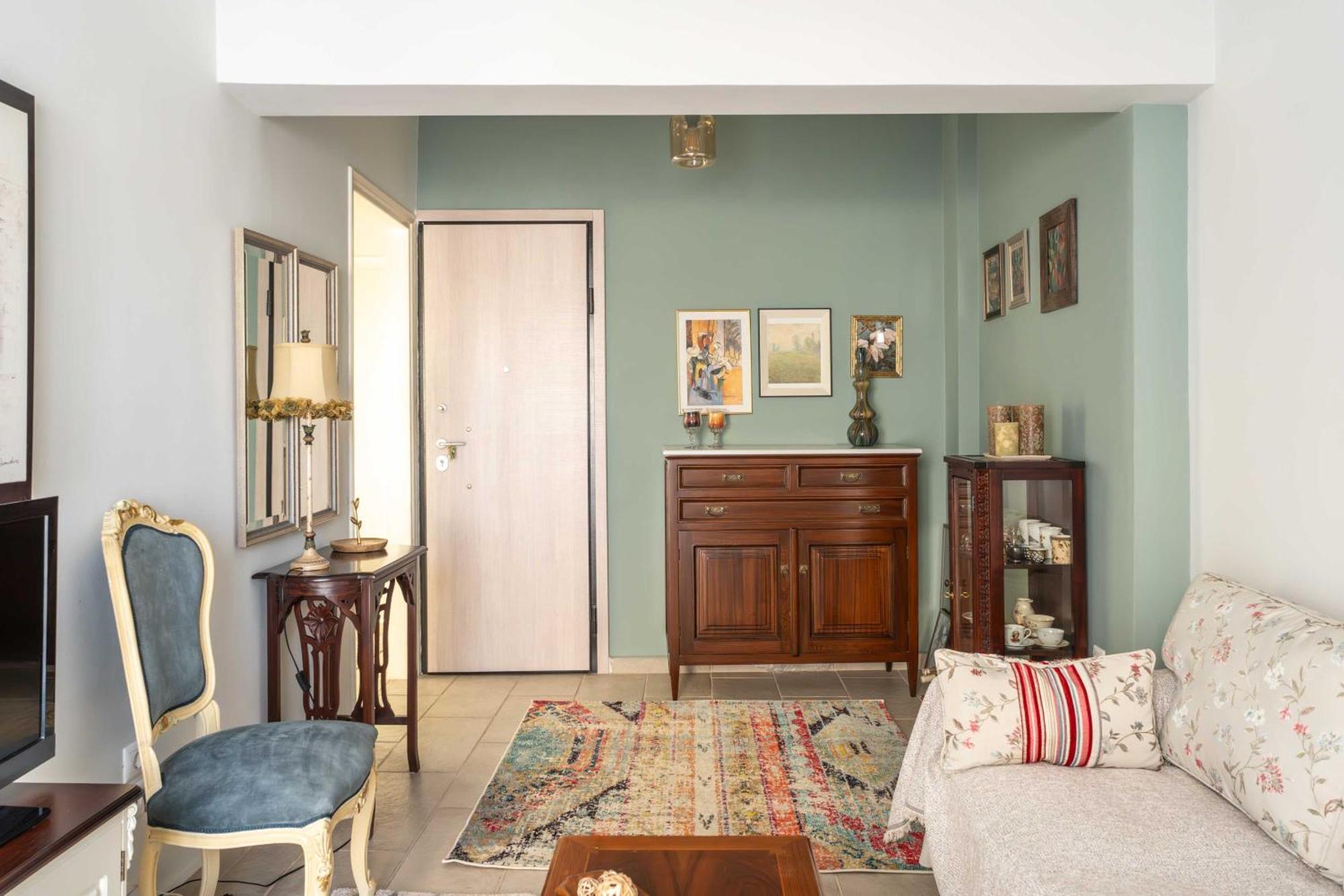 Veranda At Center Apartment