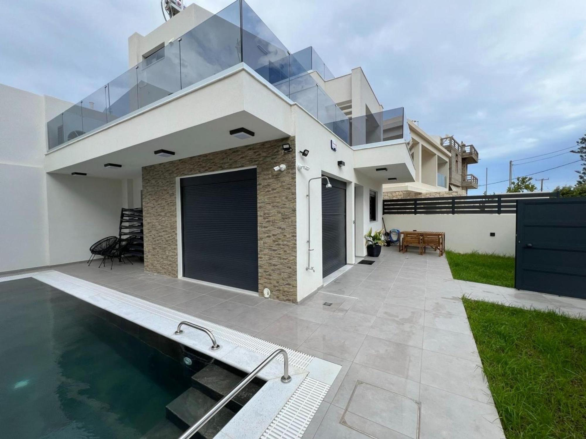 Elegant And Stylish Complex In Crete *