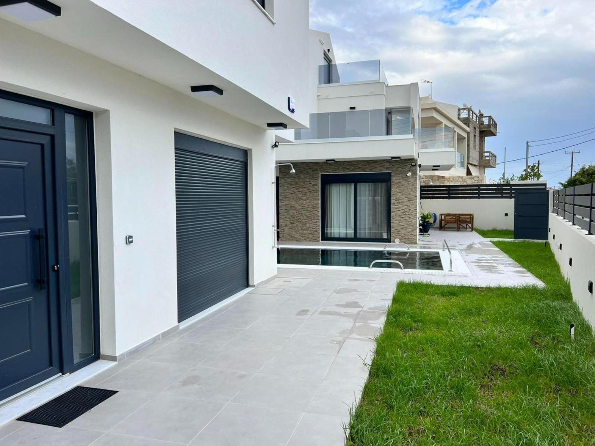 Elegant And Stylish Complex In Crete