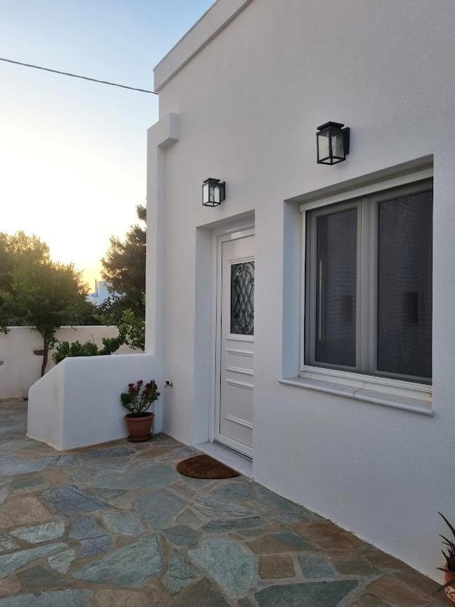 Barewake's Place 1 Spacious Cycladic And Seaside View South Paros Apartment *