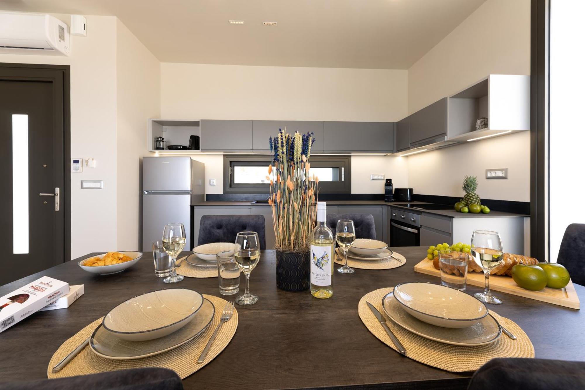 Gem Luxury Sea View Karavados