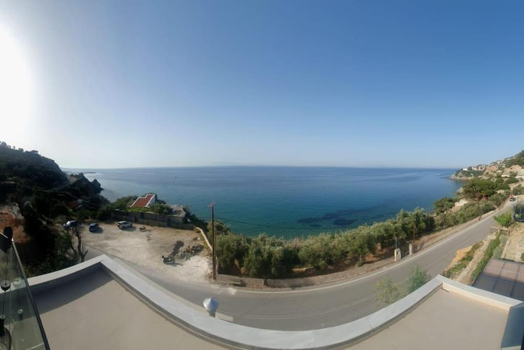 Villa La - Entire Plomari
