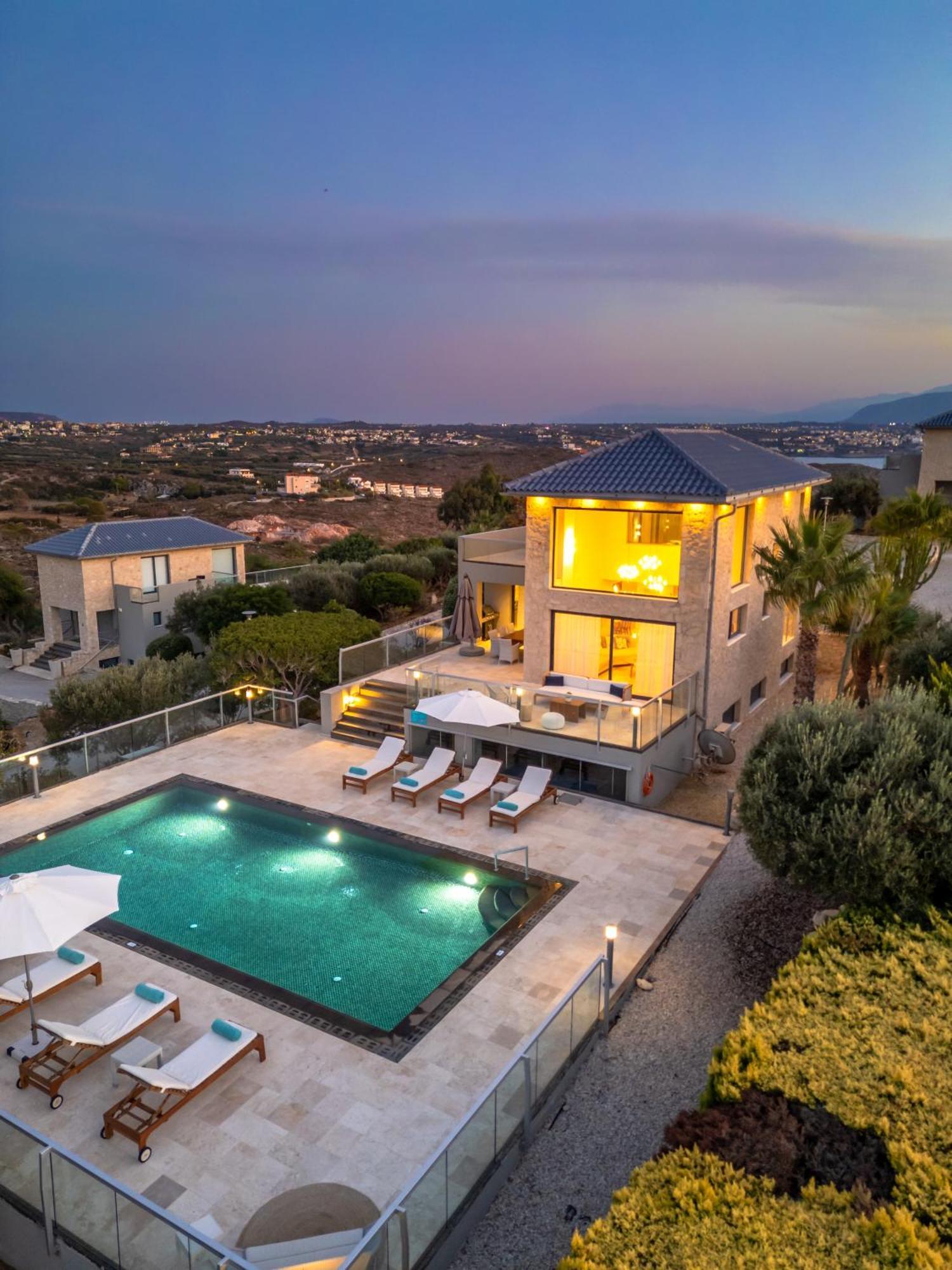 Shell Villa Tersanas