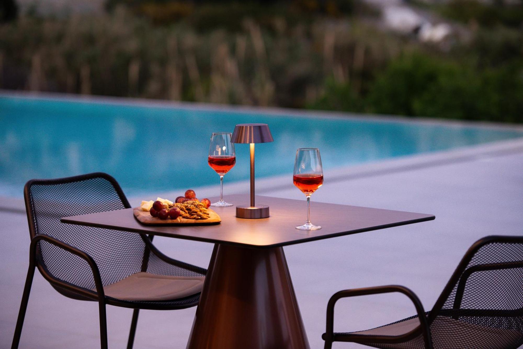 Reveli Aparthotel